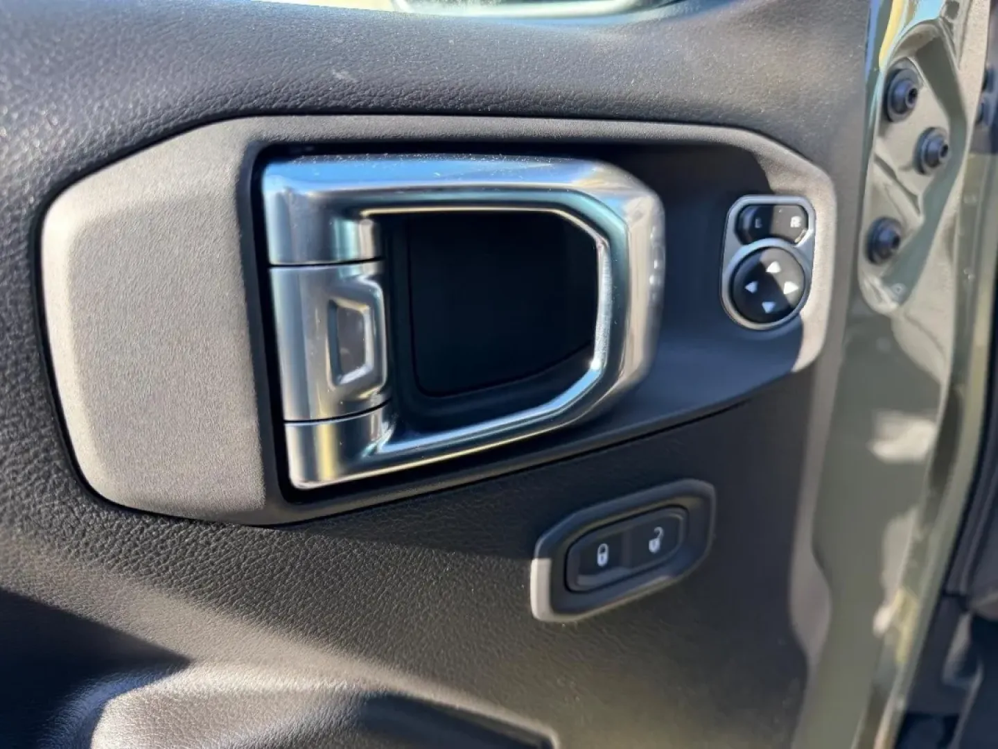 2026 /Black Cloth Jeep Wrangler Willys (1C4RJXDG6TW) with an 3.6L V6 engine, 6A transmission, located at 970 Woodlawn Dr., Farmington, MO, 63640, (573) 431-7800, 37.825642, -90.468674 - **Adventure Awaits with the 2026 Jeep Wrangler Willys Perfect for Weekend Explorations!**<br /> <br /> Are you ready to take your weekend getaways to the next level? Look no further than the 2026 Jeep Wrangler Willys, the quintessential off-road vehicle that promises to elevate your adventures. Wit - Photo#18