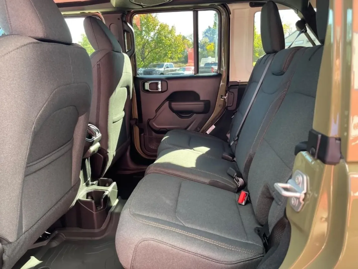 2026 Jeep Wrangler Willys (1C4RJXDG6TW) with an 3.6L V6 engine, located at 970 Woodlawn Dr., Farmington, MO, 63640, (573) 431-7800, 37.825642, -90.468674 - **Adventure Awaits with the 2026 Jeep Wrangler Willys Perfect for Weekend Explorations!**<br /> <br /> Are you ready to take your weekend getaways to the next level? Look no further than the 2026 Jeep Wrangler Willys, the quintessential off-road vehicle that promises to elevate your adventures. Wit - Photo#7