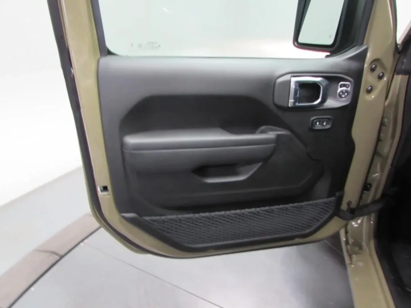 2026 /Black Jeep Wrangler Sport S (1C4PJXDG3TW) with an Other engine, located at 12830 Highway 21, De Soto, MO, 63020, (636) 337-7777, 38.153099, -90.573624 - **Explore Adventure with the 2026 Jeep Wrangler at Pettus CDJR DeSoto!**<br /> <br /> Are you ready to embark on your next adventure? Whether you're navigating city streets or tackling rugged trails, the 2026 Jeep Wrangler is the perfect companion for those who crave exploration and excitement. With - Photo#12