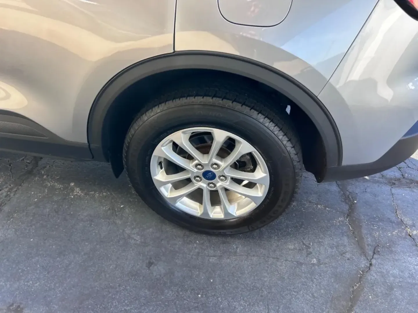 2022 /Dark Earth Gray Cloth Ford Escape SE (1FMCU9G63NU) with an 1.5L EcoBoost engine, Automatic transmission, located at 141 Commercial Dr, Fredericktown, MO, 63645, (573) 783-6432, 37.570087, -90.320648 - ### Discover Your Next Adventure with the 2022 Ford Escape SE at Pettus Ford Fredericktown!<br /> <br /> Are you searching for an SUV that seamlessly blends style, comfort, and performance? Look no further than the 2022 Ford Escape SE, now available at Pettus Ford Fredericktown. This versatile vehic - Photo#5