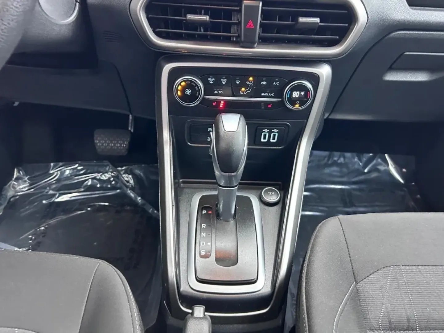 2021 /Ebony Black Cloth Ford EcoSport SE (MAJ3S2GE2MC) with an 1.0L EcoBoost engine, Automatic transmission, located at 141 Commercial Dr, Fredericktown, MO, 63645, (573) 783-6432, 37.570087, -90.320648 - Discover the perfect blend of style, efficiency, and versatility with the 2021 Ford EcoSport SE, now available at Pettus Ford Fredericktown. Whether you are commuting to work, shuttling kids to school, or embarking on weekend adventures, this compact SUV is designed to elevate your lifestyle. Locate - Photo#16