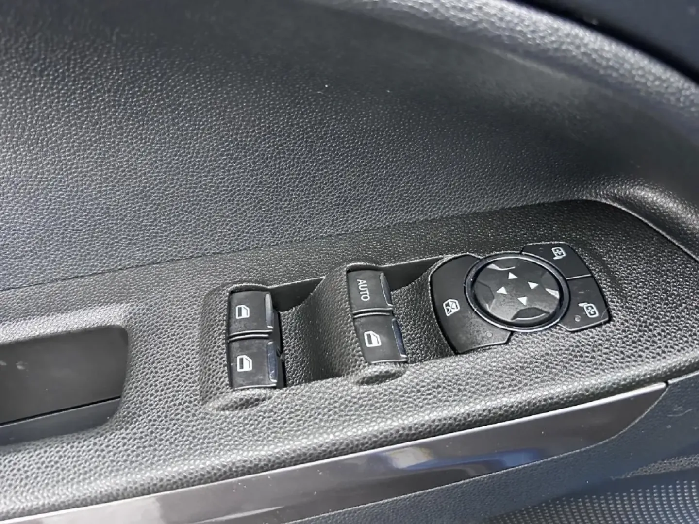 2021 /Ebony Black Cloth Ford EcoSport SE (MAJ3S2GE2MC) with an 1.0L EcoBoost engine, Automatic transmission, located at 141 Commercial Dr, Fredericktown, MO, 63645, (573) 783-6432, 37.570087, -90.320648 - Discover the perfect blend of style, efficiency, and versatility with the 2021 Ford EcoSport SE, now available at Pettus Ford Fredericktown. Whether you are commuting to work, shuttling kids to school, or embarking on weekend adventures, this compact SUV is designed to elevate your lifestyle. Locate - Photo#18