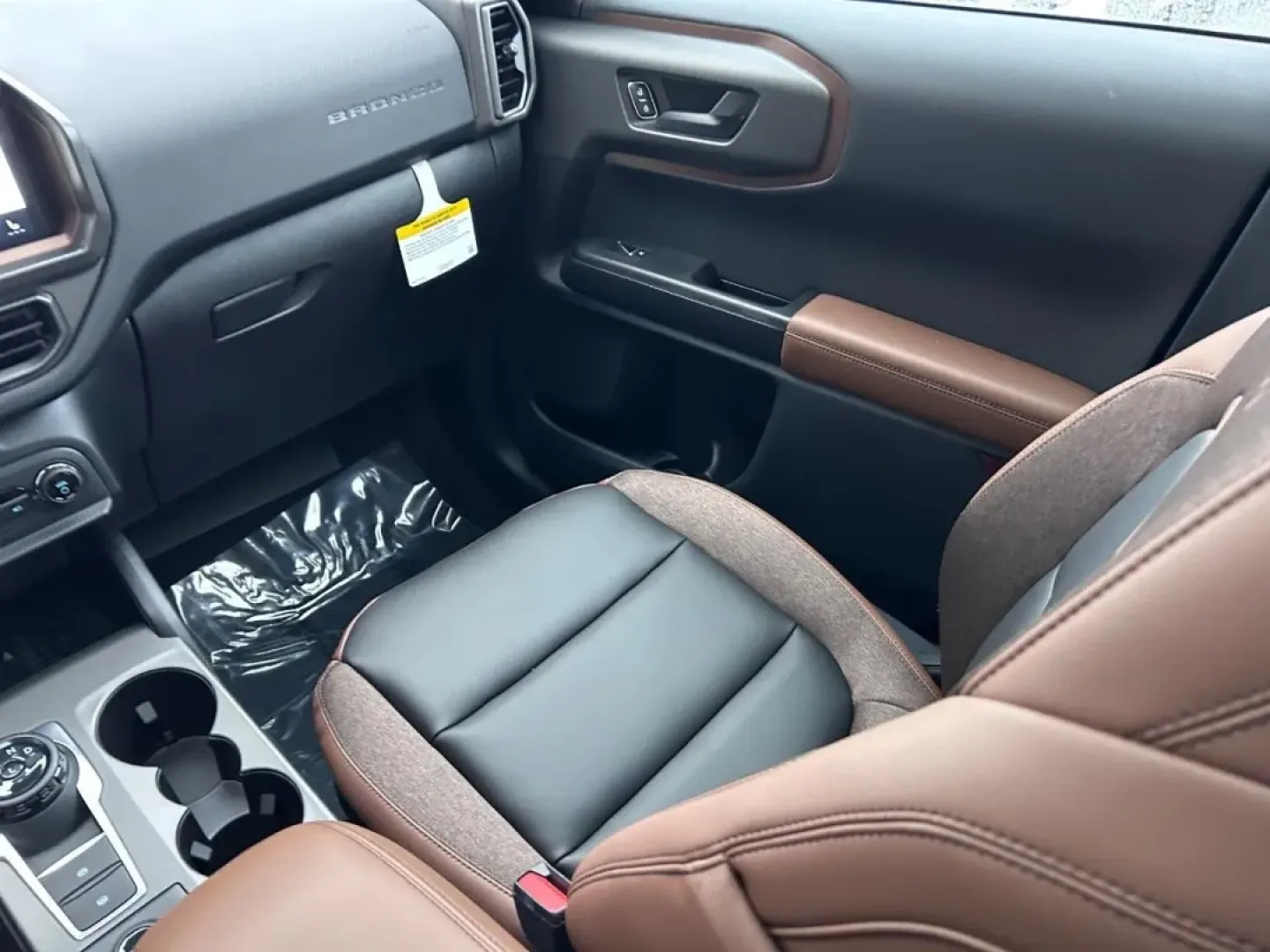 2025 /Ebony/Roast Leather Trimmed Ford Bronco Sport Outer Banks (3FMCR9CN5SR) with an 1.5L EcoBoost engine, Automatic transmission, located at 141 Commercial Dr, Fredericktown, MO, 63645, (573) 783-6432, 37.570087, -90.320648 - **Adventure Awaits with the 2025 Ford Bronco Sport Outer Banks Your Perfect Companion for Every Journey!**<br /> <br /> Are you ready to elevate your lifestyle with a vehicle that seamlessly blends rugged capability with modern comfort? Look no further than the stunning 2025 Ford Bronco Sport Outer - Photo#17