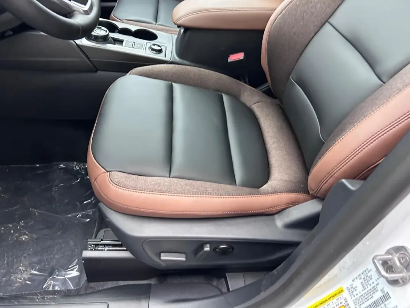 2025 /Ebony/Roast Leather Trimmed Ford Bronco Sport Outer Banks (3FMCR9CN5SR) with an 1.5L EcoBoost engine, Automatic transmission, located at 141 Commercial Dr, Fredericktown, MO, 63645, (573) 783-6432, 37.570087, -90.320648 - **Adventure Awaits with the 2025 Ford Bronco Sport Outer Banks Your Perfect Companion for Every Journey!**<br /> <br /> Are you ready to elevate your lifestyle with a vehicle that seamlessly blends rugged capability with modern comfort? Look no further than the stunning 2025 Ford Bronco Sport Outer - Photo#20