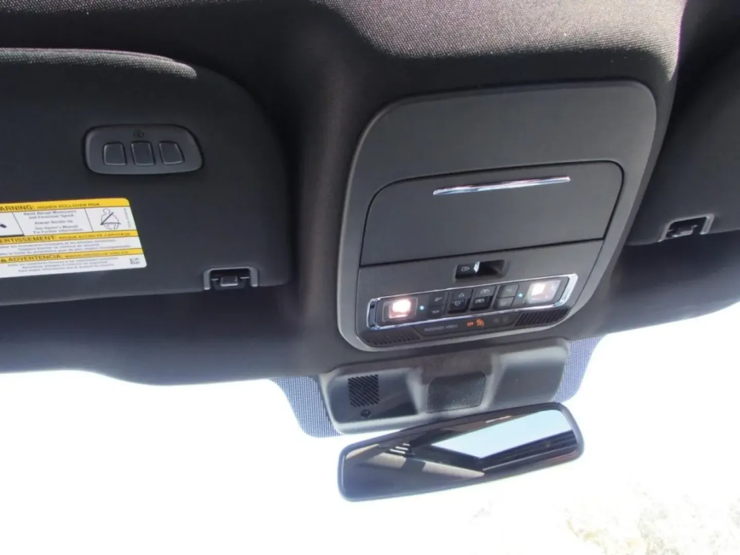 2025 /Black Medium Dark Slate Ford F-150 Lariat (1FTFW5L52SK) with an 5.0L V8 engine, located at 12836 Highway 21, De Soto, MO, 63020, (636) 337-7777, 38.151867, -90.575615 - Are you ready to elevate your adventure game? Whether you're hauling gear for a weekend camping trip or navigating your daily commute, the 2025 Ford F-150 LARIAT is the truck that seamlessly fits into your lifestyle. With its powerful 5.0L V8 engine and robust four-wheel-drive capability, this vehic - Photo#22