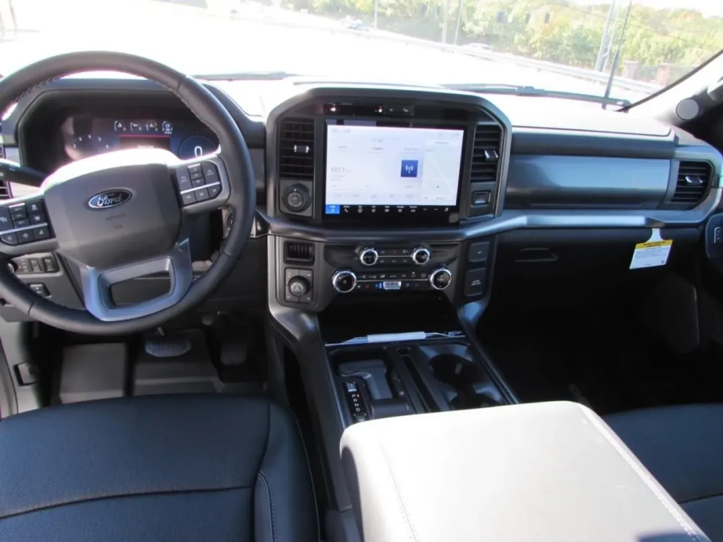 2025 /Black Medium Dark Slate Ford F-150 Lariat (1FTFW5L52SK) with an 5.0L V8 engine, located at 12836 Highway 21, De Soto, MO, 63020, (636) 337-7777, 38.151867, -90.575615 - Are you ready to elevate your adventure game? Whether you're hauling gear for a weekend camping trip or navigating your daily commute, the 2025 Ford F-150 LARIAT is the truck that seamlessly fits into your lifestyle. With its powerful 5.0L V8 engine and robust four-wheel-drive capability, this vehic - Photo#26