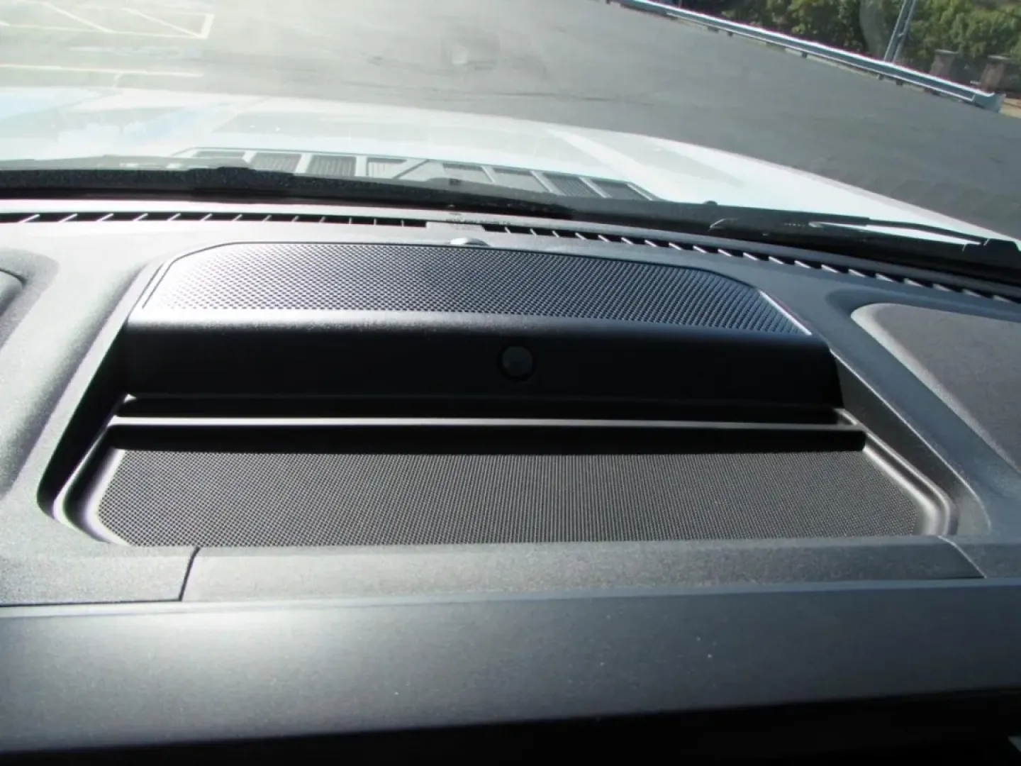 2025 /Black Medium Dark Slate Ford F-150 Lariat (1FTFW5L52SK) with an 5.0L V8 engine, located at 12836 Highway 21, De Soto, MO, 63020, (636) 337-7777, 38.151867, -90.575615 - Are you ready to elevate your adventure game? Whether you're hauling gear for a weekend camping trip or navigating your daily commute, the 2025 Ford F-150 LARIAT is the truck that seamlessly fits into your lifestyle. With its powerful 5.0L V8 engine and robust four-wheel-drive capability, this vehic - Photo#31