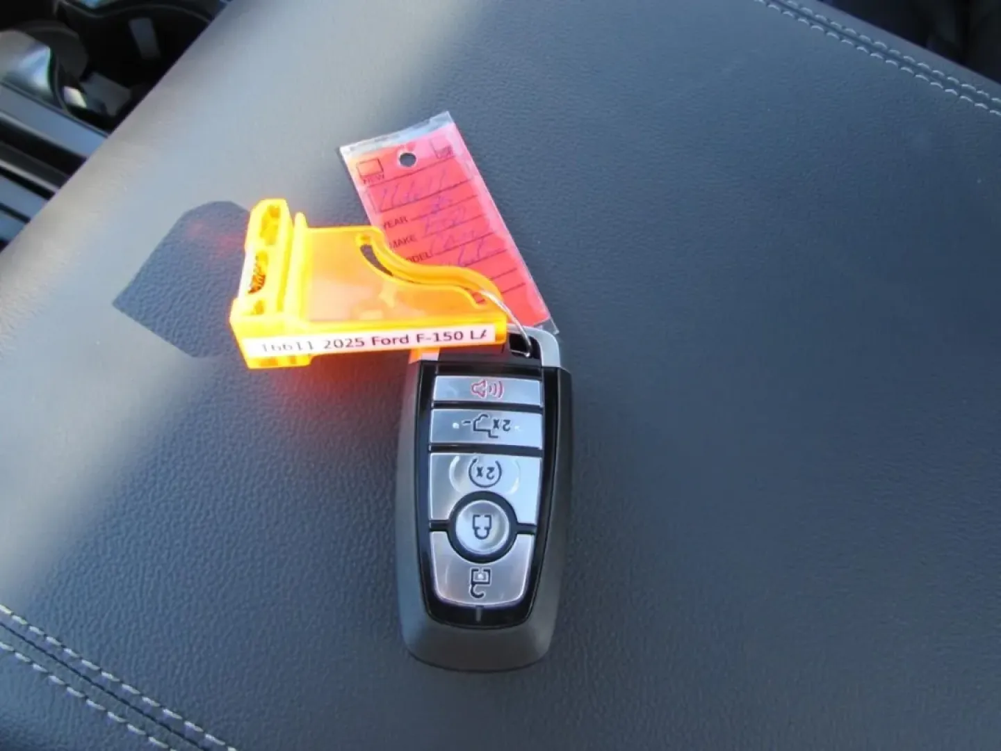 2025 /Black Medium Dark Slate Ford F-150 Lariat (1FTFW5L52SK) with an 5.0L V8 engine, located at 12836 Highway 21, De Soto, MO, 63020, (636) 337-7777, 38.151867, -90.575615 - Are you ready to elevate your adventure game? Whether you're hauling gear for a weekend camping trip or navigating your daily commute, the 2025 Ford F-150 LARIAT is the truck that seamlessly fits into your lifestyle. With its powerful 5.0L V8 engine and robust four-wheel-drive capability, this vehic - Photo#32