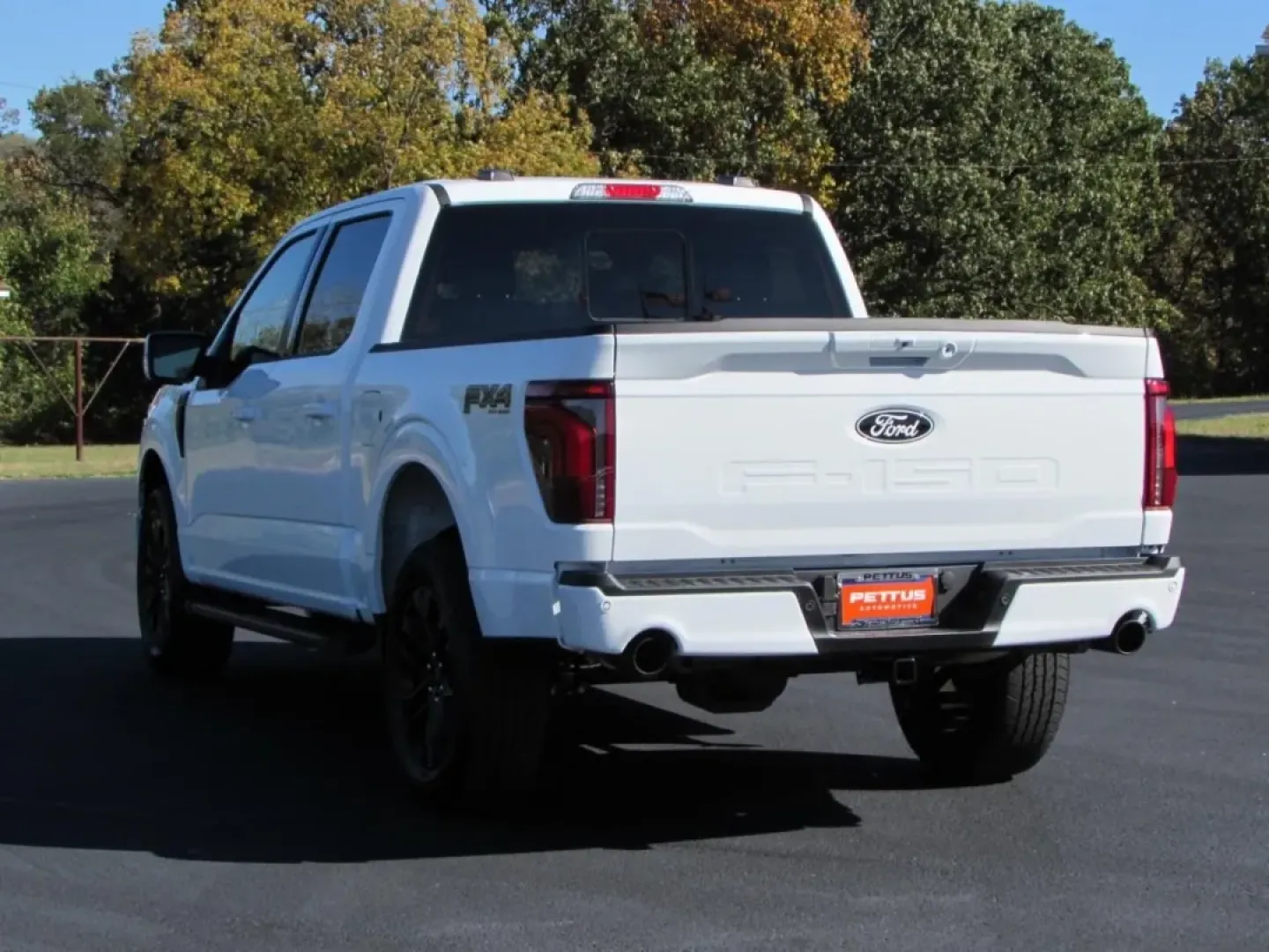 2025 /Black Medium Dark Slate Ford F-150 Lariat (1FTFW5L52SK) with an 5.0L V8 engine, located at 12836 Highway 21, De Soto, MO, 63020, (636) 337-7777, 38.151867, -90.575615 - Are you ready to elevate your adventure game? Whether you're hauling gear for a weekend camping trip or navigating your daily commute, the 2025 Ford F-150 LARIAT is the truck that seamlessly fits into your lifestyle. With its powerful 5.0L V8 engine and robust four-wheel-drive capability, this vehic - Photo#4
