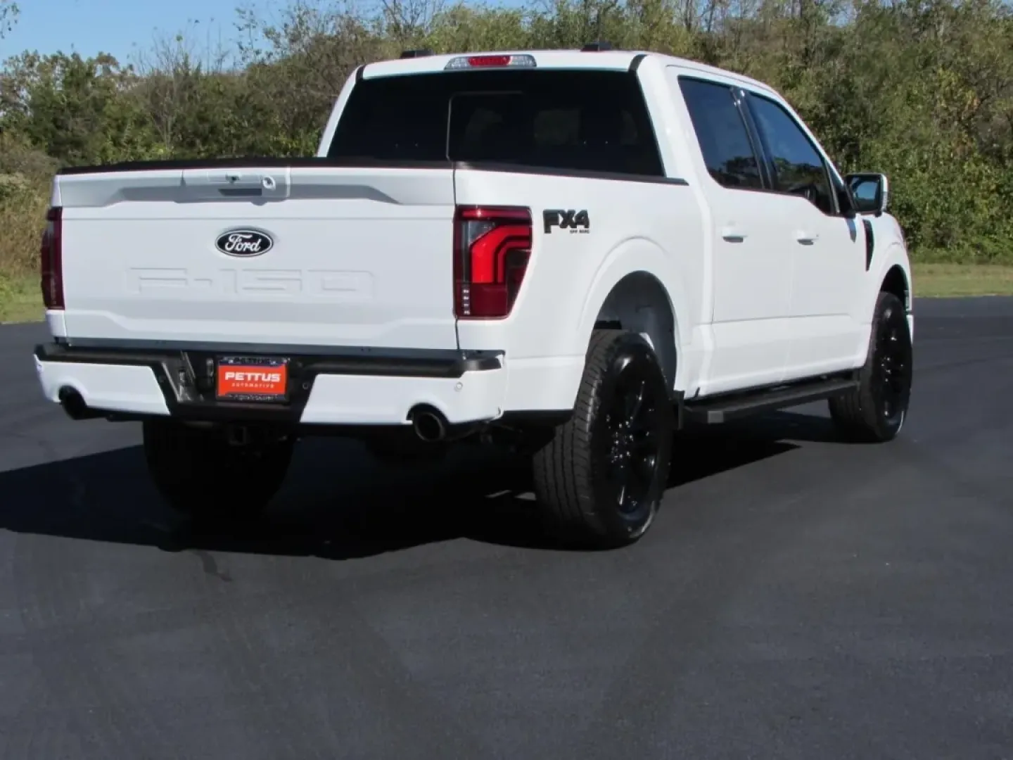 2025 /Black Medium Dark Slate Ford F-150 Lariat (1FTFW5L52SK) with an 5.0L V8 engine, located at 12836 Highway 21, De Soto, MO, 63020, (636) 337-7777, 38.151867, -90.575615 - Are you ready to elevate your adventure game? Whether you're hauling gear for a weekend camping trip or navigating your daily commute, the 2025 Ford F-150 LARIAT is the truck that seamlessly fits into your lifestyle. With its powerful 5.0L V8 engine and robust four-wheel-drive capability, this vehic - Photo#6