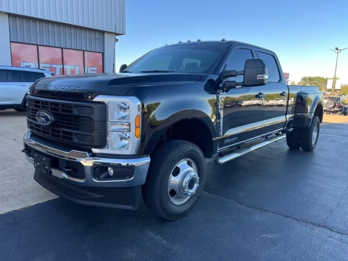 2025 /Medium Dark Slate Cloth Ford F-350SD XL DRW (1FT8W3DT2SE) with an 6.7L engine, located at 970 Woodlawn Dr., Farmington, MO, 63640, (573) 431-7800, 37.825642, -90.468674 - **Unleash Your Adventures with the 2025 Ford Super Duty F-350 DRW!**<br /> <br /> If you're looking for a truck that can handle everything from weekend adventures to challenging workdays, the 2025 Ford Super Duty F-350 DRW is your ultimate partner. This powerhouse truck, boasting a robust 6.7L diese - Photo#0