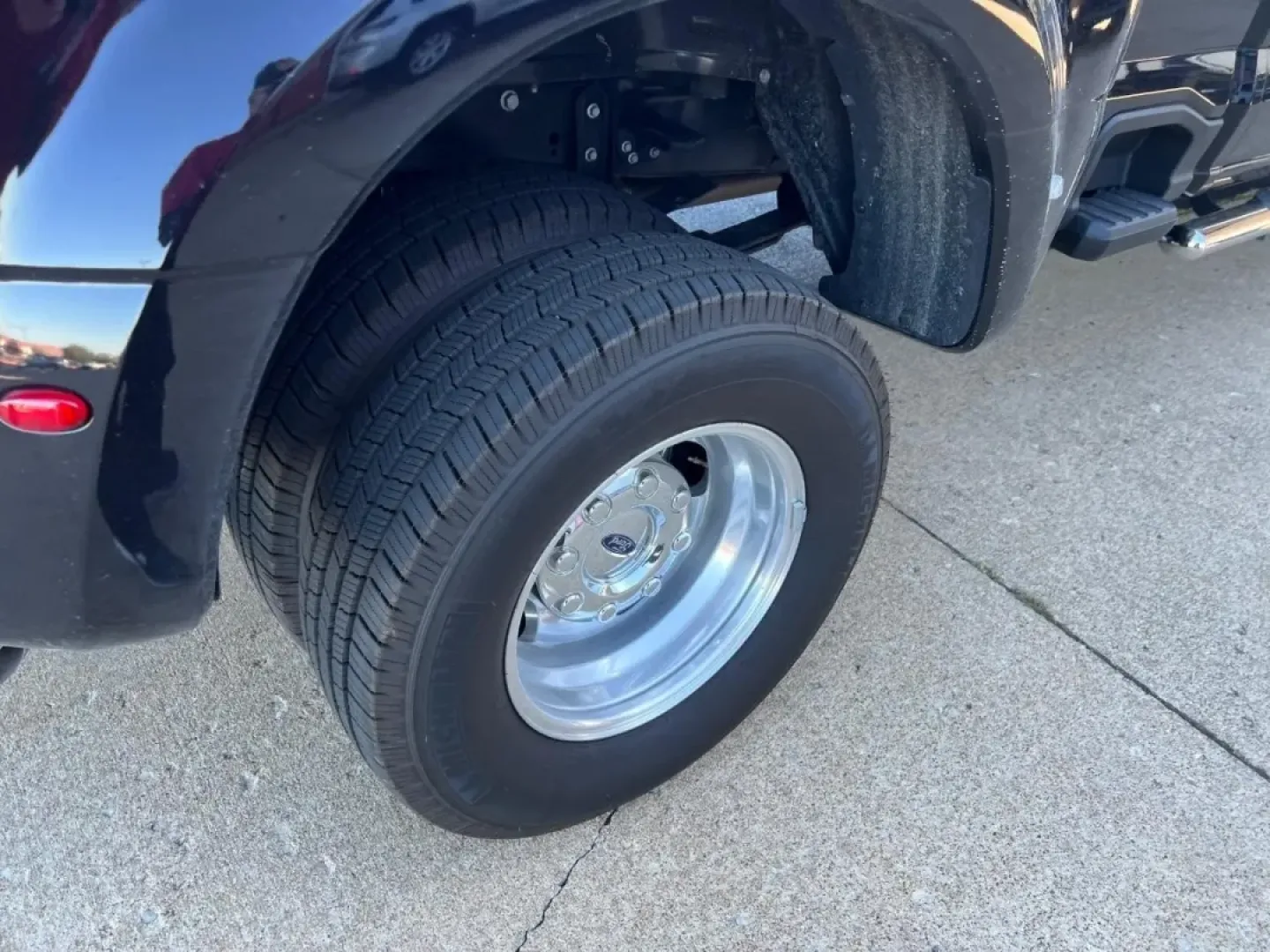 2025 /Medium Dark Slate Cloth Ford F-350SD XL DRW (1FT8W3DT2SE) with an 6.7L engine, located at 970 Woodlawn Dr., Farmington, MO, 63640, (573) 431-7800, 37.825642, -90.468674 - **Unleash Your Adventures with the 2025 Ford Super Duty F-350 DRW!**<br /> <br /> If you're looking for a truck that can handle everything from weekend adventures to challenging workdays, the 2025 Ford Super Duty F-350 DRW is your ultimate partner. This powerhouse truck, boasting a robust 6.7L diese - Photo#9