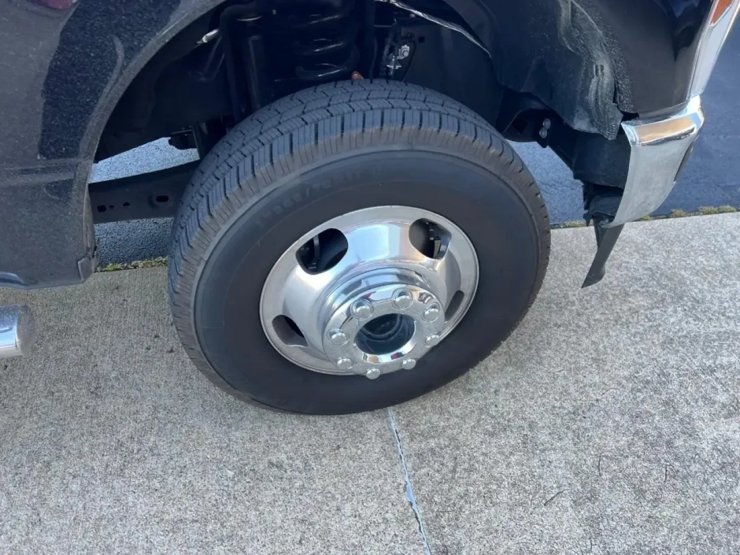 2025 /Medium Dark Slate Cloth Ford F-350SD XL DRW (1FT8W3DT2SE) with an 6.7L engine, located at 970 Woodlawn Dr., Farmington, MO, 63640, (573) 431-7800, 37.825642, -90.468674 - **Unleash Your Adventures with the 2025 Ford Super Duty F-350 DRW!**<br /> <br /> If you're looking for a truck that can handle everything from weekend adventures to challenging workdays, the 2025 Ford Super Duty F-350 DRW is your ultimate partner. This powerhouse truck, boasting a robust 6.7L diese - Photo#11