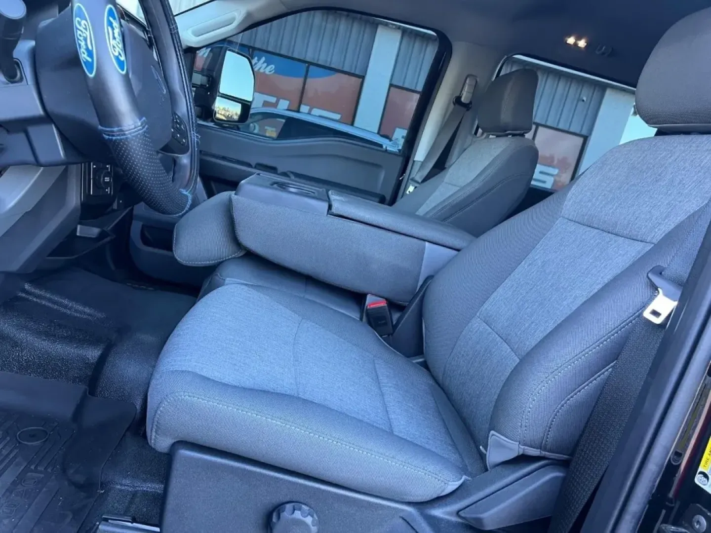 2025 /Medium Dark Slate Cloth Ford F-350SD XL DRW (1FT8W3DT2SE) with an 6.7L engine, located at 970 Woodlawn Dr., Farmington, MO, 63640, (573) 431-7800, 37.825642, -90.468674 - **Unleash Your Adventures with the 2025 Ford Super Duty F-350 DRW!**<br /> <br /> If you're looking for a truck that can handle everything from weekend adventures to challenging workdays, the 2025 Ford Super Duty F-350 DRW is your ultimate partner. This powerhouse truck, boasting a robust 6.7L diese - Photo#13