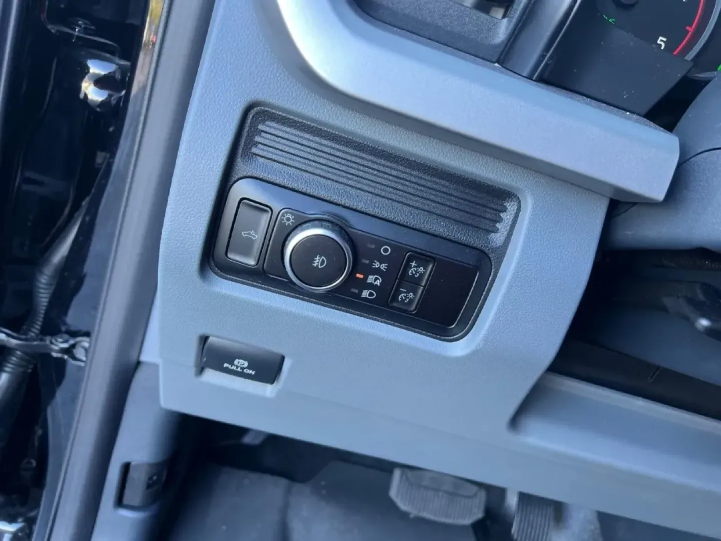 2025 /Medium Dark Slate Cloth Ford F-350SD XL DRW (1FT8W3DT2SE) with an 6.7L engine, located at 970 Woodlawn Dr., Farmington, MO, 63640, (573) 431-7800, 37.825642, -90.468674 - **Unleash Your Adventures with the 2025 Ford Super Duty F-350 DRW!**<br /> <br /> If you're looking for a truck that can handle everything from weekend adventures to challenging workdays, the 2025 Ford Super Duty F-350 DRW is your ultimate partner. This powerhouse truck, boasting a robust 6.7L diese - Photo#18