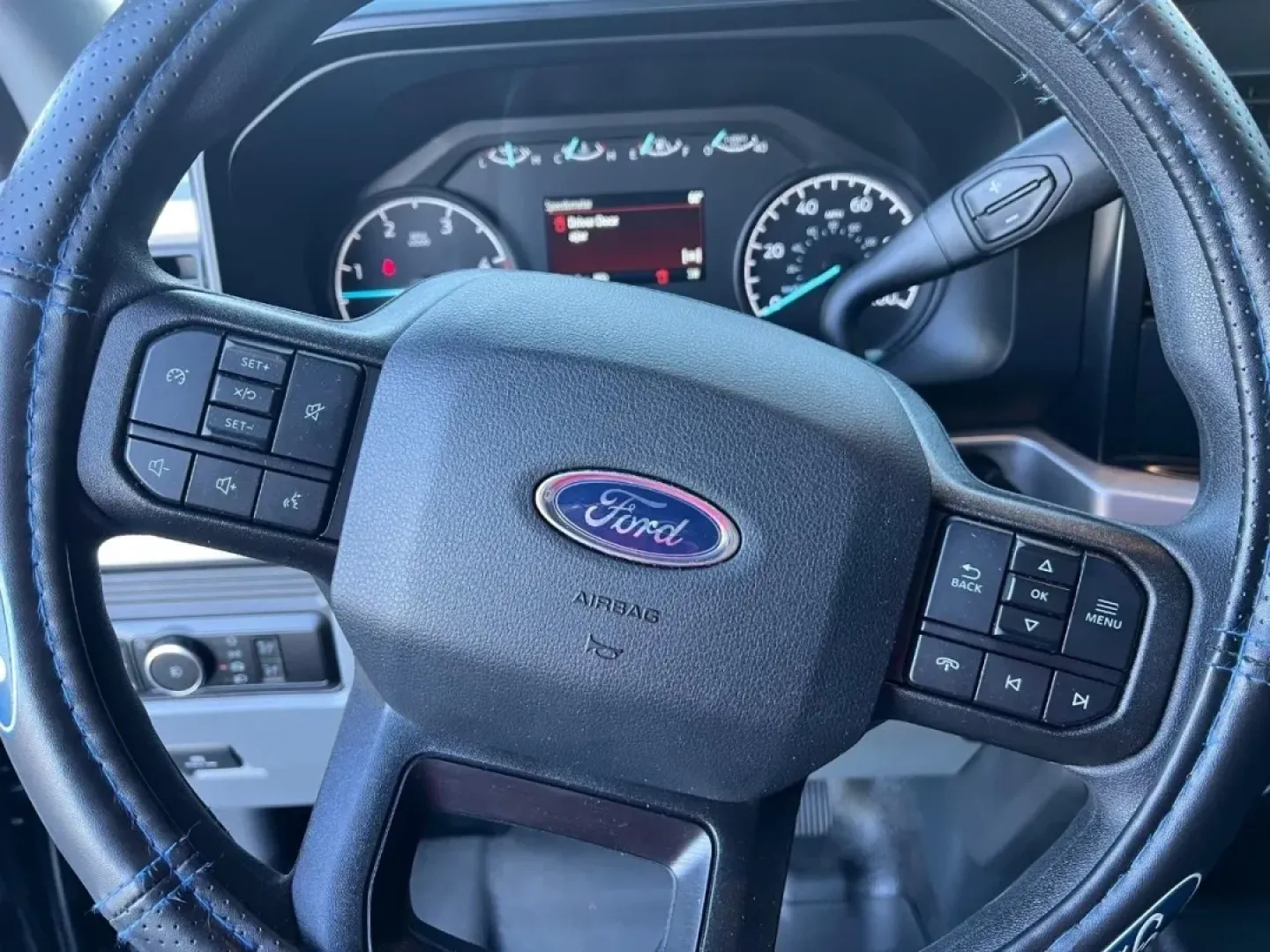 2025 /Medium Dark Slate Cloth Ford F-350SD XL DRW (1FT8W3DT2SE) with an 6.7L engine, located at 970 Woodlawn Dr., Farmington, MO, 63640, (573) 431-7800, 37.825642, -90.468674 - **Unleash Your Adventures with the 2025 Ford Super Duty F-350 DRW!**<br /> <br /> If you're looking for a truck that can handle everything from weekend adventures to challenging workdays, the 2025 Ford Super Duty F-350 DRW is your ultimate partner. This powerhouse truck, boasting a robust 6.7L diese - Photo#19