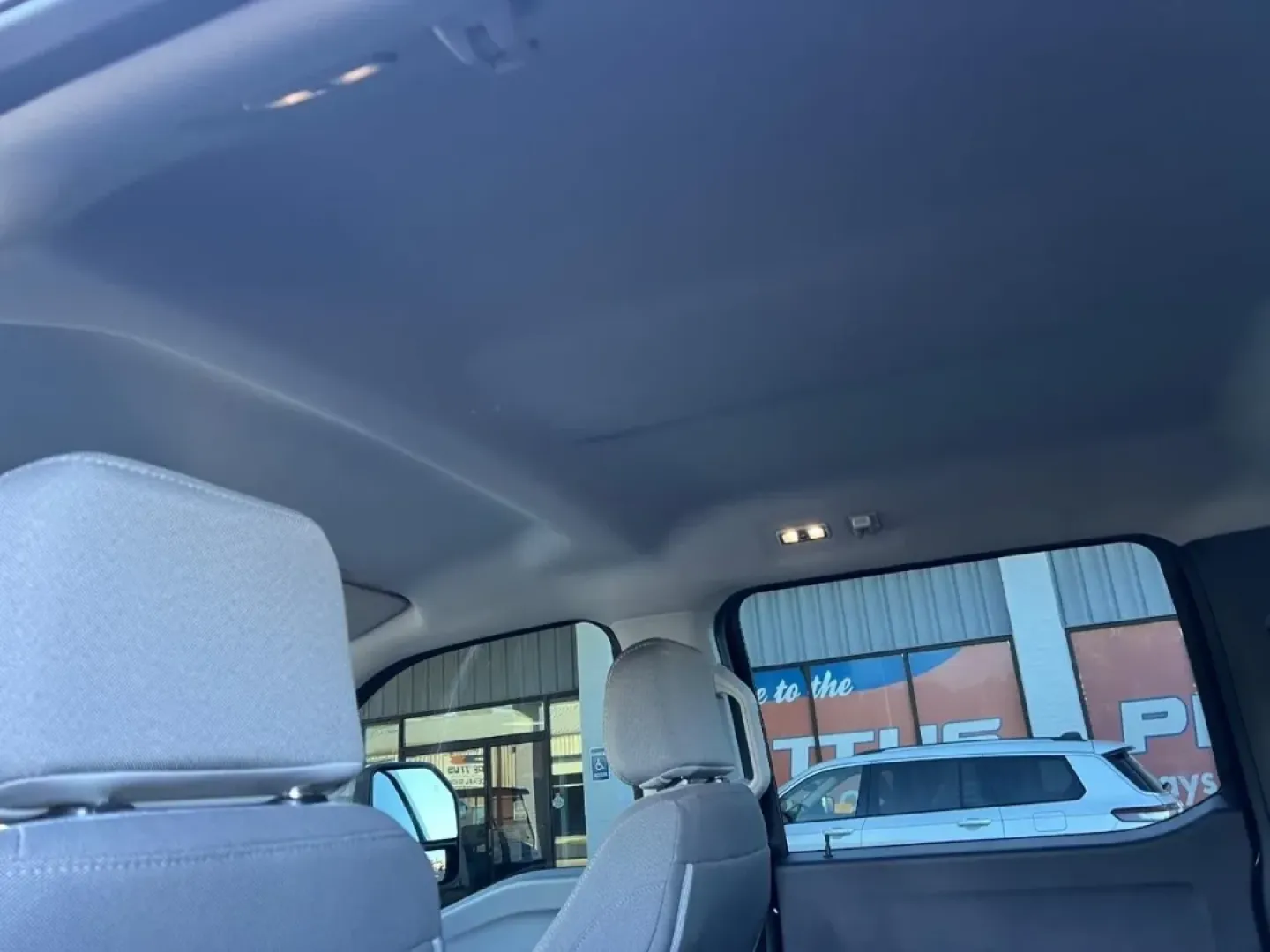 2025 /Medium Dark Slate Cloth Ford F-350SD XL DRW (1FT8W3DT2SE) with an 6.7L engine, located at 970 Woodlawn Dr., Farmington, MO, 63640, (573) 431-7800, 37.825642, -90.468674 - **Unleash Your Adventures with the 2025 Ford Super Duty F-350 DRW!**<br /> <br /> If you're looking for a truck that can handle everything from weekend adventures to challenging workdays, the 2025 Ford Super Duty F-350 DRW is your ultimate partner. This powerhouse truck, boasting a robust 6.7L diese - Photo#25