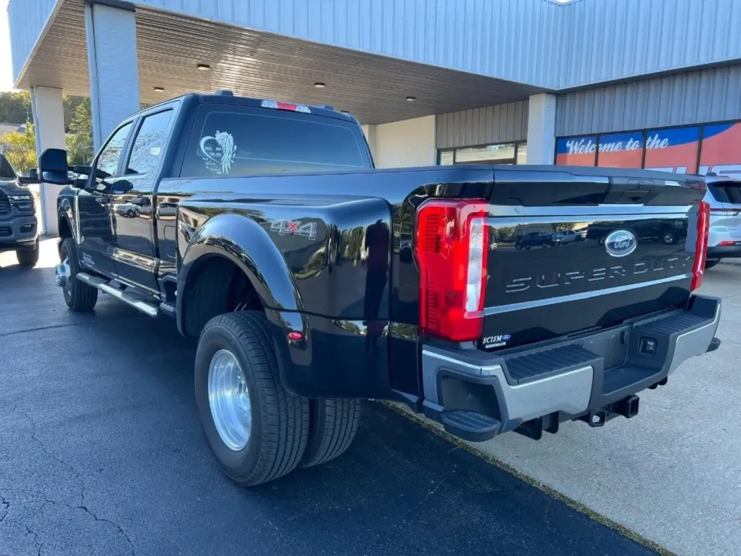 2025 /Medium Dark Slate Cloth Ford F-350SD XL DRW (1FT8W3DT2SE) with an 6.7L engine, located at 970 Woodlawn Dr., Farmington, MO, 63640, (573) 431-7800, 37.825642, -90.468674 - **Unleash Your Adventures with the 2025 Ford Super Duty F-350 DRW!**<br /> <br /> If you're looking for a truck that can handle everything from weekend adventures to challenging workdays, the 2025 Ford Super Duty F-350 DRW is your ultimate partner. This powerhouse truck, boasting a robust 6.7L diese - Photo#5