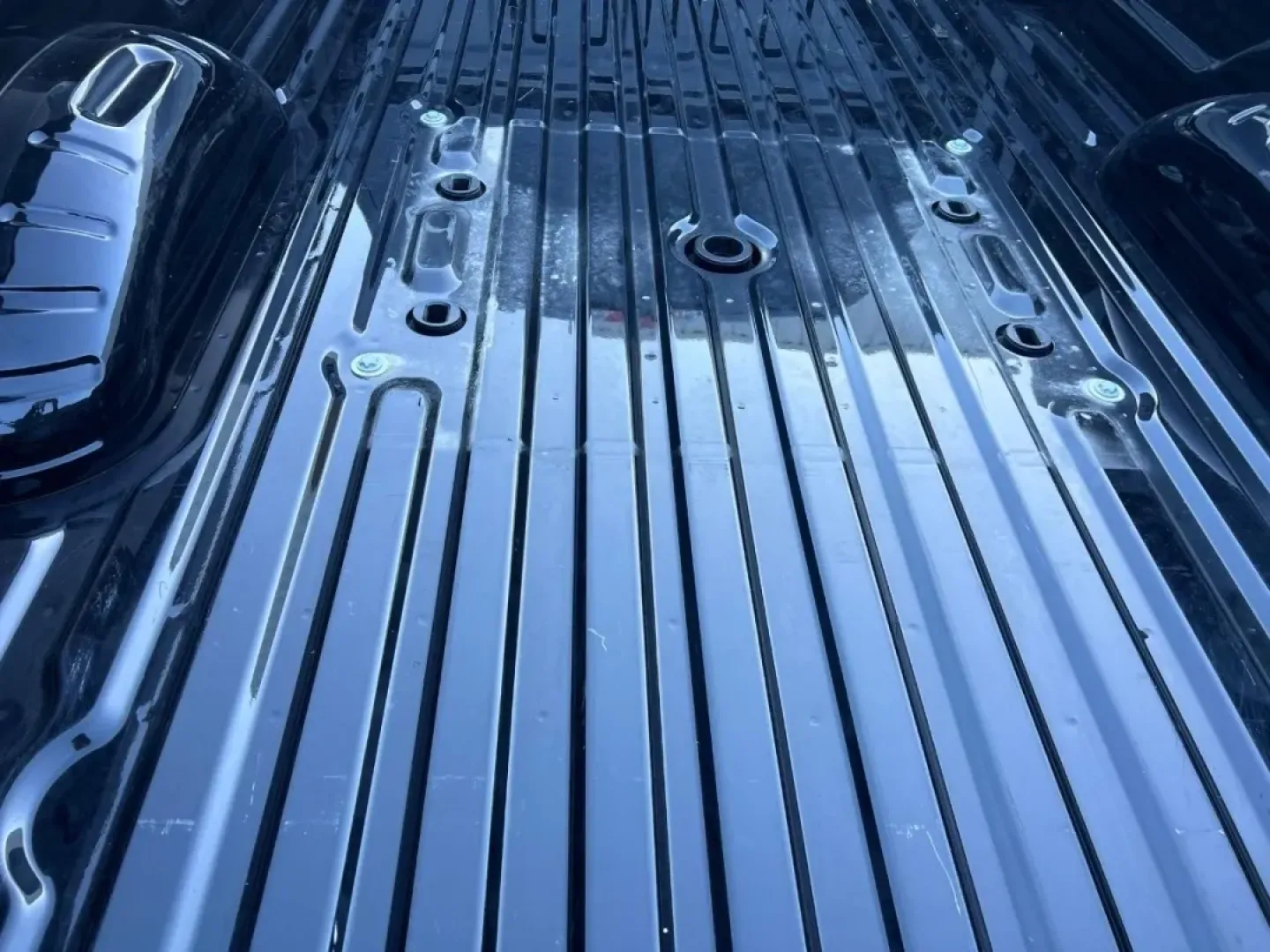 2025 /Medium Dark Slate Cloth Ford F-350SD XL DRW (1FT8W3DT2SE) with an 6.7L engine, located at 970 Woodlawn Dr., Farmington, MO, 63640, (573) 431-7800, 37.825642, -90.468674 - **Unleash Your Adventures with the 2025 Ford Super Duty F-350 DRW!**<br /> <br /> If you're looking for a truck that can handle everything from weekend adventures to challenging workdays, the 2025 Ford Super Duty F-350 DRW is your ultimate partner. This powerhouse truck, boasting a robust 6.7L diese - Photo#7