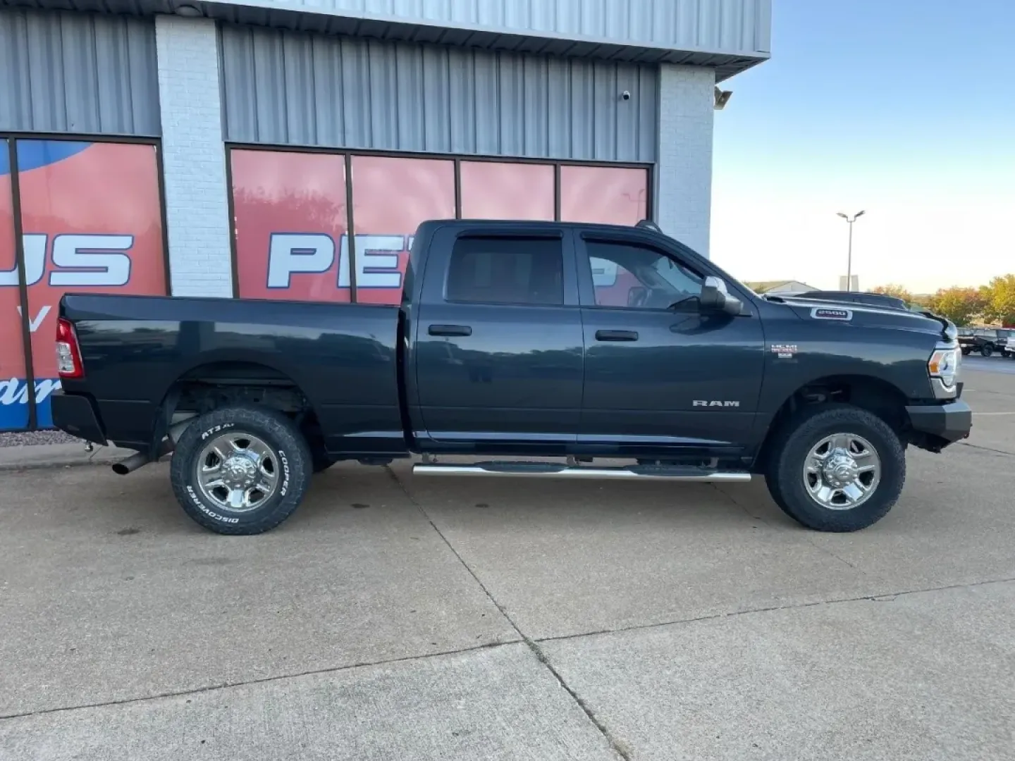 2020 Ram 2500 Tradesman (3C6UR5CJ5LG) with an 6.4L engine, located at 970 Woodlawn Dr., Farmington, MO, 63640, (573) 431-7800, 37.825642, -90.468674 - ### Your Next Adventure Awaits: 2020 Ram 2500 4WD Tradesman Crew Cab at Pettus CDJR Farmington<br /> <br /> Are you ready to upgrade your driving experience and tackle any job or adventure life throws your way? Look no further than this impressive **2020 Ram 2500 4WD Tradesman Crew Cab** available n - Photo#5