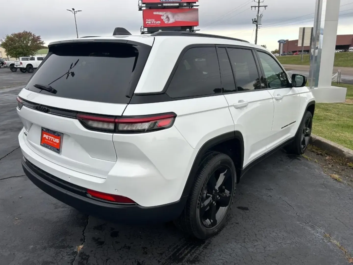 2025 Jeep Grand Cherokee Altitude X (1C4RJHAG0S8) with an 3.6L V6 24V VVT UPG I engine, Automatic transmission, located at 970 Woodlawn Dr., Farmington, MO, 63640, (573) 431-7800, 37.825642, -90.468674 - **Unleash Your Adventures with the 2025 Jeep Grand Cherokee!**<br /> <br /> Are you ready to elevate your lifestyle with a vehicle that seamlessly blends comfort, capability, and style? The 2025 Jeep Grand Cherokee is designed for those who embrace adventure, whether you're navigating the urban land - Photo#4