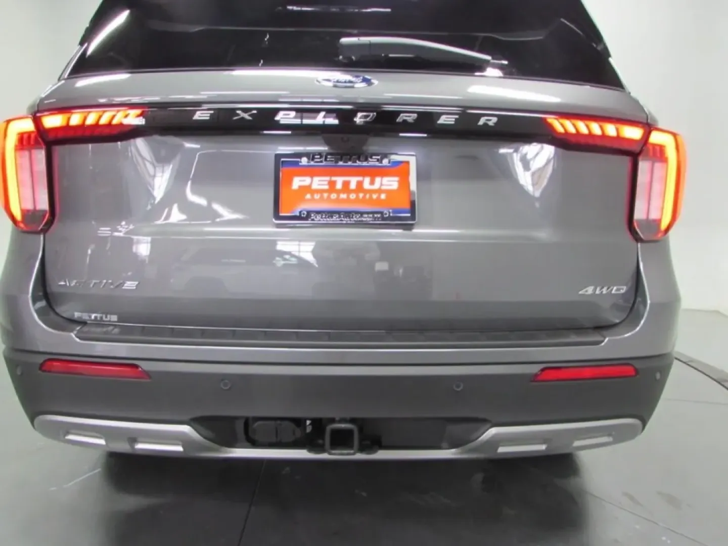 2026 /Dark Space Gray Ford Explorer Active (1FMUK8DH9TG) with an 2.3L EcoBoost I-4 engine, Automatic transmission, located at 12836 Highway 21, De Soto, MO, 63020, (636) 337-7777, 38.151867, -90.575615 - Are you ready to embark on your next adventure? Whether it's a weekend getaway with friends, a family road trip, or daily commutes through De Soto and beyond, the 2026 Ford Explorer Active is designed to elevate every journey. With its striking Carb Gray exterior and versatile four-wheel-drive capab - Photo#10