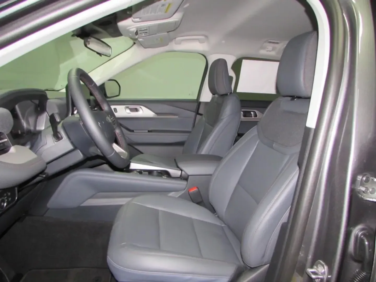 2026 /Dark Space Gray Ford Explorer Active (1FMUK8DH9TG) with an 2.3L EcoBoost I-4 engine, Automatic transmission, located at 12836 Highway 21, De Soto, MO, 63020, (636) 337-7777, 38.151867, -90.575615 - Are you ready to embark on your next adventure? Whether it's a weekend getaway with friends, a family road trip, or daily commutes through De Soto and beyond, the 2026 Ford Explorer Active is designed to elevate every journey. With its striking Carb Gray exterior and versatile four-wheel-drive capab - Photo#12