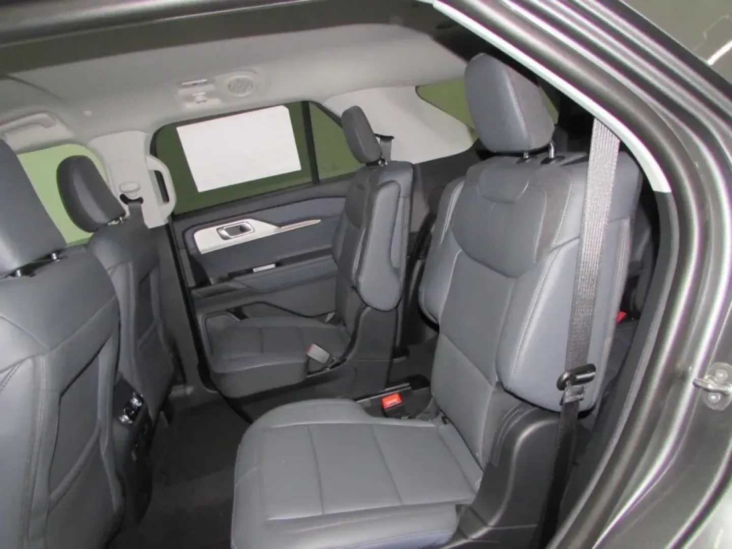 2026 /Dark Space Gray Ford Explorer Active (1FMUK8DH9TG) with an 2.3L EcoBoost I-4 engine, Automatic transmission, located at 12836 Highway 21, De Soto, MO, 63020, (636) 337-7777, 38.151867, -90.575615 - Are you ready to embark on your next adventure? Whether it's a weekend getaway with friends, a family road trip, or daily commutes through De Soto and beyond, the 2026 Ford Explorer Active is designed to elevate every journey. With its striking Carb Gray exterior and versatile four-wheel-drive capab - Photo#24