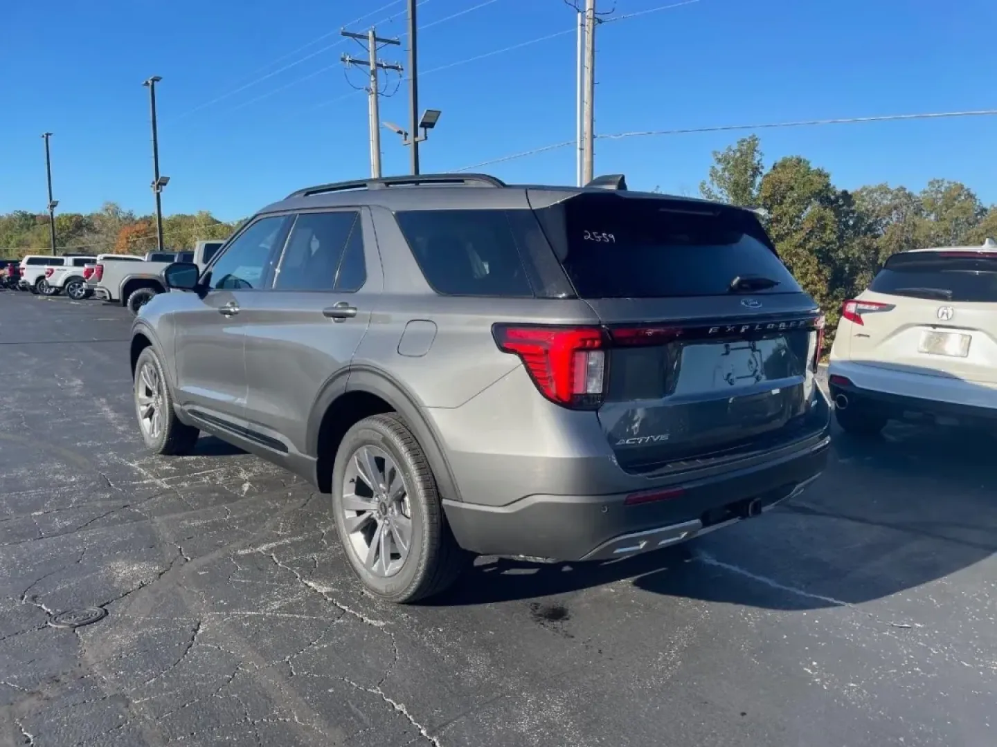 2026 /Dark Space Gray Ford Explorer Active (1FMUK8DH9TG) with an 2.3L EcoBoost I-4 engine, Automatic transmission, located at 12836 Highway 21, De Soto, MO, 63020, (636) 337-7777, 38.151867, -90.575615 - Are you ready to embark on your next adventure? Whether it's a weekend getaway with friends, a family road trip, or daily commutes through De Soto and beyond, the 2026 Ford Explorer Active is designed to elevate every journey. With its striking Carb Gray exterior and versatile four-wheel-drive capab - Photo#2