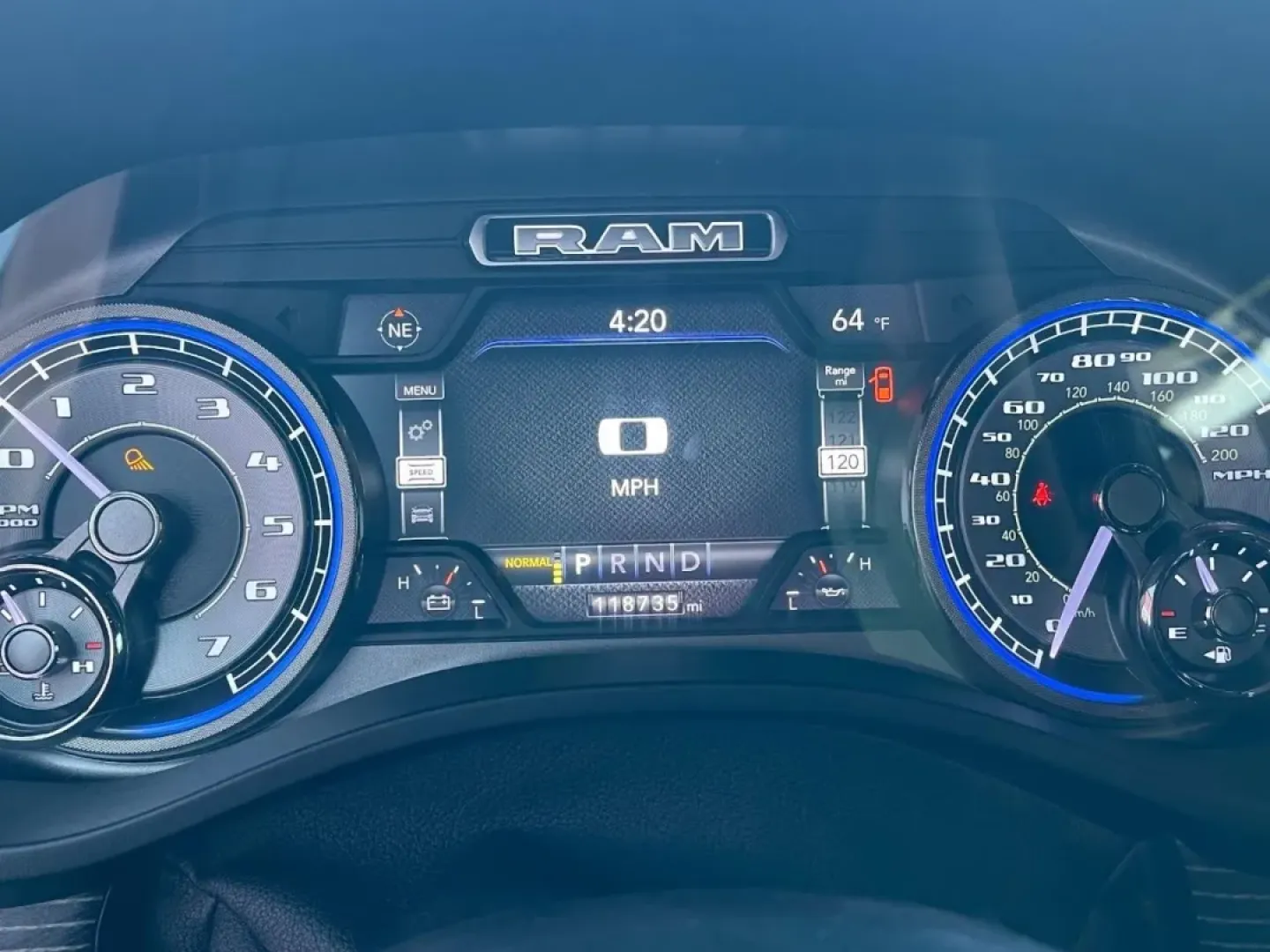 2020 /Black Leather Ram 1500 Limited (1C6SRFHT4LN) with an 5.7L engine, located at 970 Woodlawn Dr., Farmington, MO, 63640, (573) 431-7800, 37.825642, -90.468674 - ### Discover the Perfect Workhorse: 2020 Ram 1500 4WD Limited Crew Cab at Pettus CDJR Farmington<br /> <br /> Are you in the market for a truck that balances rugged capability with modern comfort? Look no further than this stunning 2020 Ram 1500 4WD Limited Crew Cab, now available at Pettus CDJR Far - Photo#9