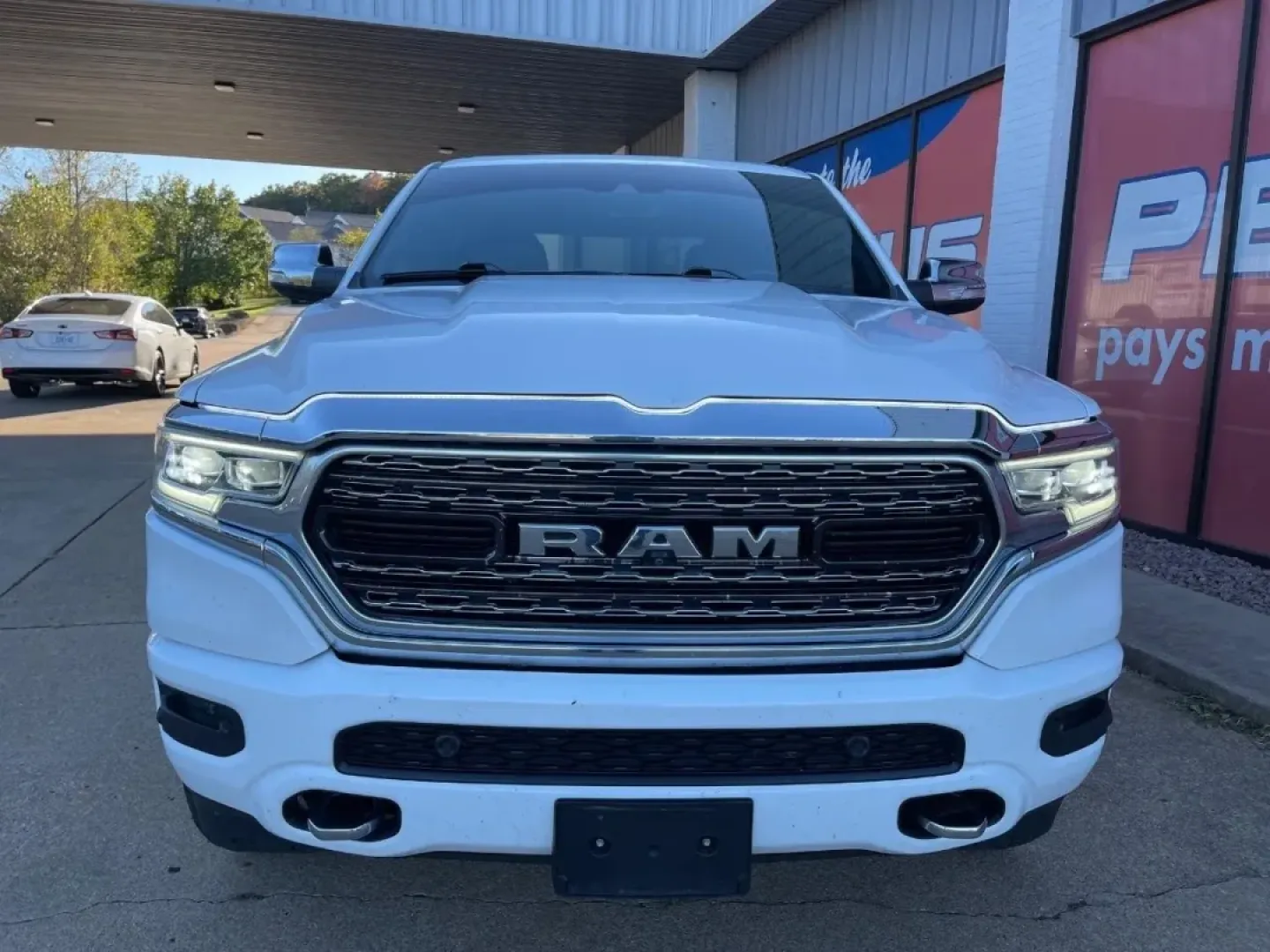 2020 /Black Leather Ram 1500 Limited (1C6SRFHT4LN) with an 5.7L engine, located at 970 Woodlawn Dr., Farmington, MO, 63640, (573) 431-7800, 37.825642, -90.468674 - ### Discover the Perfect Workhorse: 2020 Ram 1500 4WD Limited Crew Cab at Pettus CDJR Farmington<br /> <br /> Are you in the market for a truck that balances rugged capability with modern comfort? Look no further than this stunning 2020 Ram 1500 4WD Limited Crew Cab, now available at Pettus CDJR Far - Photo#1