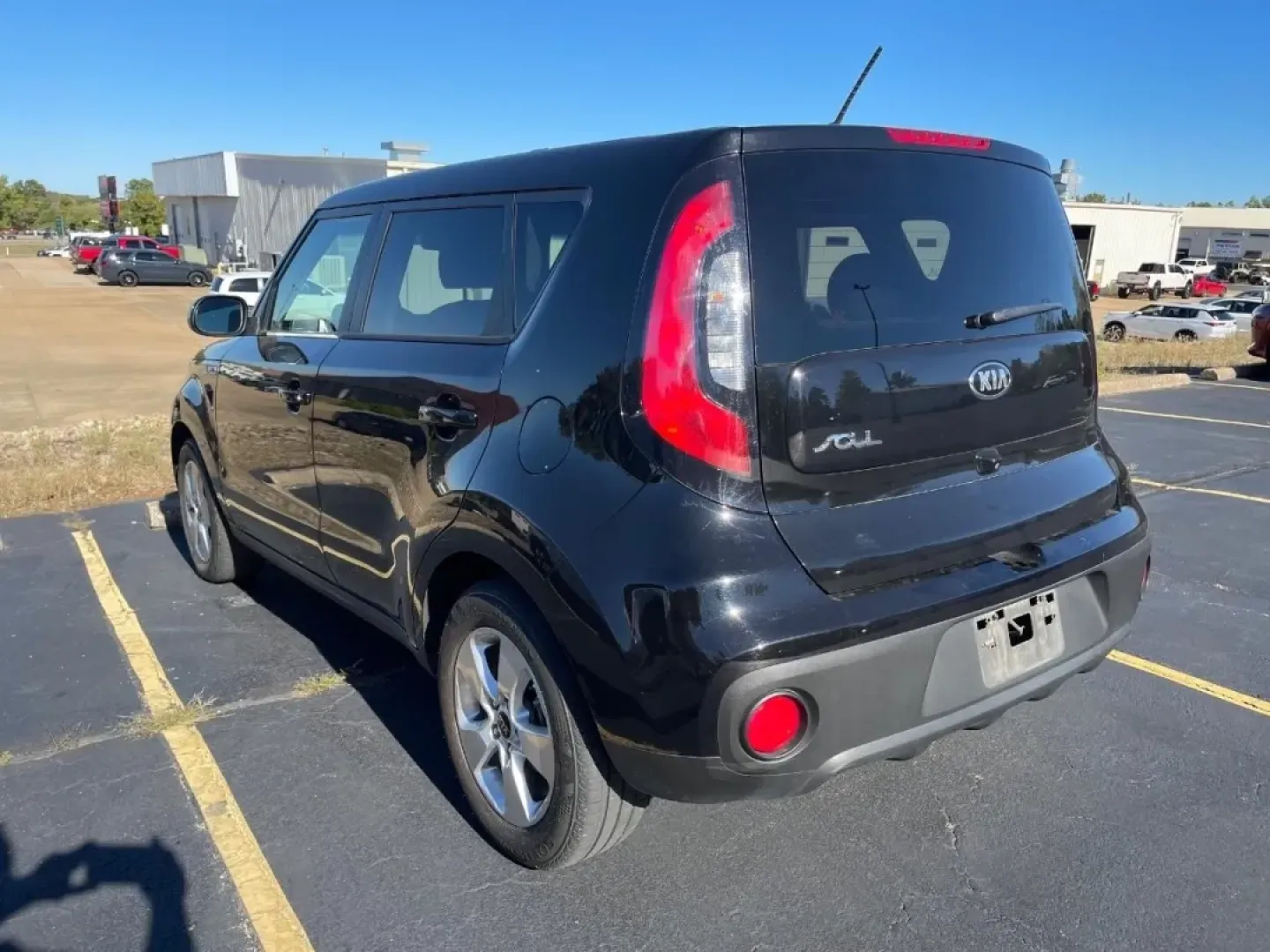 2019 Kia Soul Base (KNDJN2A27K7) with an 1.6L GDI DOHC Dual CVVT I4 engine, Automatic transmission, located at 970 Woodlawn Dr., Farmington, MO, 63640, (573) 431-7800, 37.825642, -90.468674 - ### Discover Your Next Adventure with the 2019 Kia Soul at Pettus CDJR Farmington!<br /> <br /> Are you looking for the perfect vehicle to support your busy lifestyle? Whether you're a commuter needing reliability, a growing family in search of spaciousness, or an adventure seeker eager to explore n - Photo#2