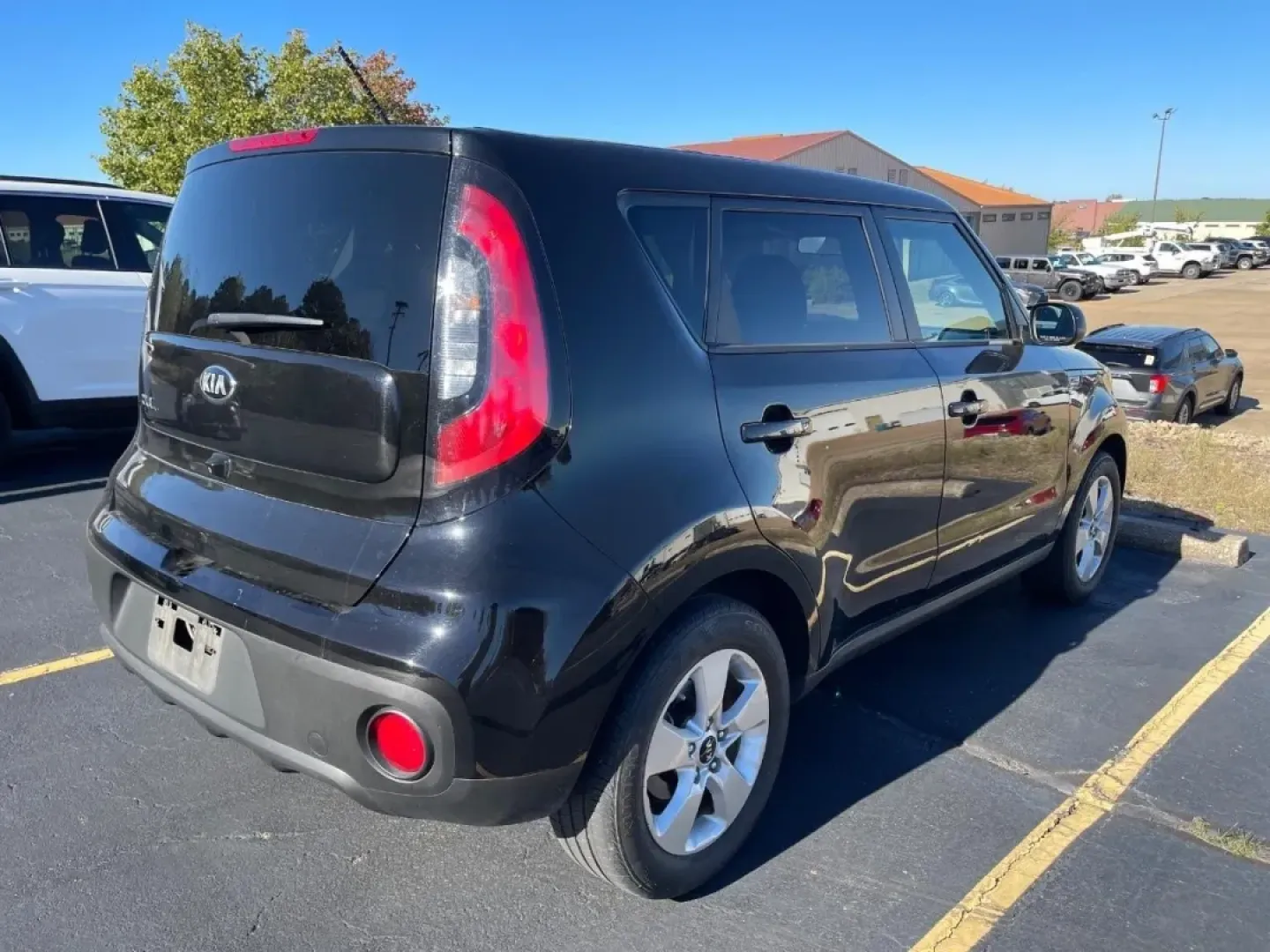2019 Kia Soul Base (KNDJN2A27K7) with an 1.6L GDI DOHC Dual CVVT I4 engine, Automatic transmission, located at 970 Woodlawn Dr., Farmington, MO, 63640, (573) 431-7800, 37.825642, -90.468674 - ### Discover Your Next Adventure with the 2019 Kia Soul at Pettus CDJR Farmington!<br /> <br /> Are you looking for the perfect vehicle to support your busy lifestyle? Whether you're a commuter needing reliability, a growing family in search of spaciousness, or an adventure seeker eager to explore n - Photo#4