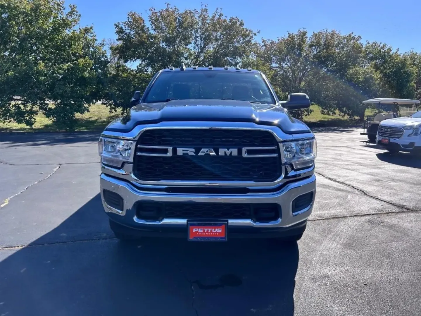 2022 /Diesel Gray/Black Cloth Ram 3500 Tradesman (3C63R3AL6NG) with an Straight 6 Turbocharged Diesel engine, located at 970 Woodlawn Dr., Farmington, MO, 63640, (573) 431-7800, 37.825642, -90.468674 - Unleash your adventurous spirit with the 2022 Ram 3500 Tradesman, an exceptional truck that effortlessly combines power, utility, and unmatched comfort. Whether you're tackling tough jobs on the construction site, cruising through the scenic roads of Farmington, MO, or embarking on weekend getaways, - Photo#7