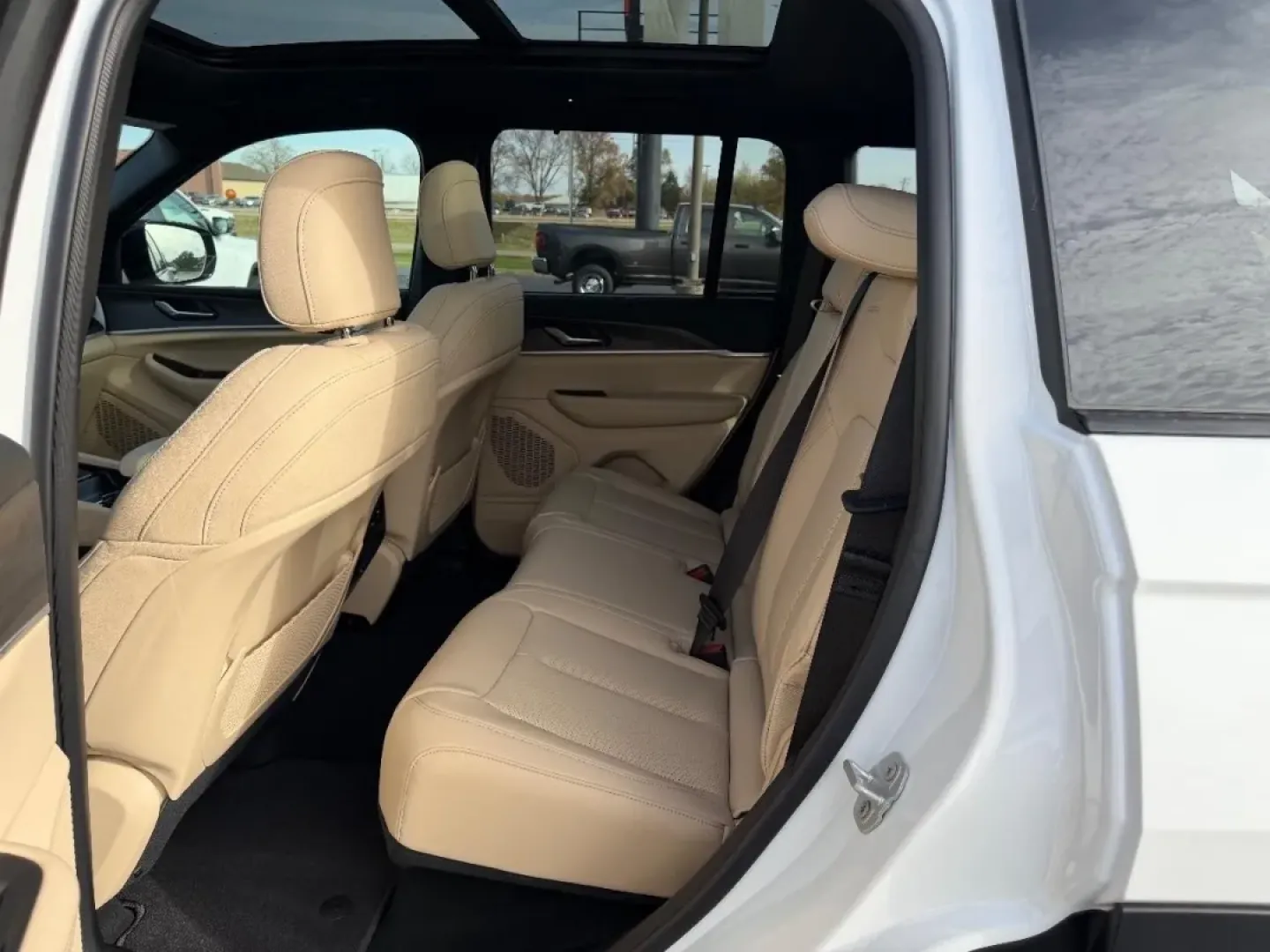 2025 /Wicker Beige/Black Leather Jeep Grand Cherokee Limited (1C4RJHBG4SC) with an 3.6L V6 24V VVT UPG I engine, located at 970 Woodlawn Dr., Farmington, MO, 63640, (573) 431-7800, 37.825642, -90.468674 - **Elevate Your Adventures with the 2025 Jeep Grand Cherokee Limited!** <br /> <br /> Are you ready to embark on your next adventure with family or friends? Whether you're tackling weekend getaways, navigating through city commutes, or exploring off-road trails, the 2025 Jeep Grand Cherokee Limited i - Photo#9