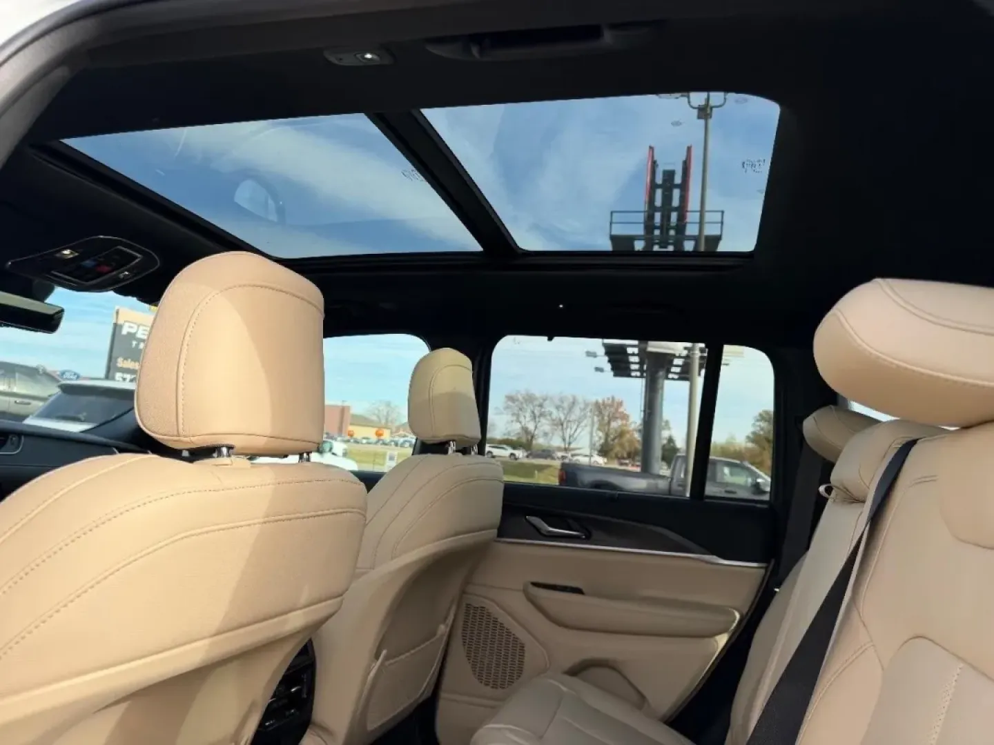 2025 /Wicker Beige/Black Leather Jeep Grand Cherokee Limited (1C4RJHBG4SC) with an 3.6L V6 24V VVT UPG I engine, located at 970 Woodlawn Dr., Farmington, MO, 63640, (573) 431-7800, 37.825642, -90.468674 - **Elevate Your Adventures with the 2025 Jeep Grand Cherokee Limited!** <br /> <br /> Are you ready to embark on your next adventure with family or friends? Whether you're tackling weekend getaways, navigating through city commutes, or exploring off-road trails, the 2025 Jeep Grand Cherokee Limited i - Photo#10