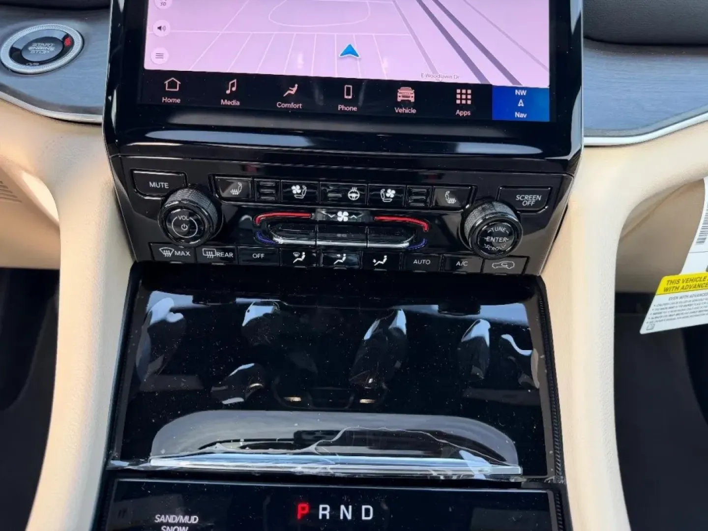 2025 /Wicker Beige/Black Leather Jeep Grand Cherokee Limited (1C4RJHBG4SC) with an 3.6L V6 24V VVT UPG I engine, located at 970 Woodlawn Dr., Farmington, MO, 63640, (573) 431-7800, 37.825642, -90.468674 - **Elevate Your Adventures with the 2025 Jeep Grand Cherokee Limited!** <br /> <br /> Are you ready to embark on your next adventure with family or friends? Whether you're tackling weekend getaways, navigating through city commutes, or exploring off-road trails, the 2025 Jeep Grand Cherokee Limited i - Photo#16