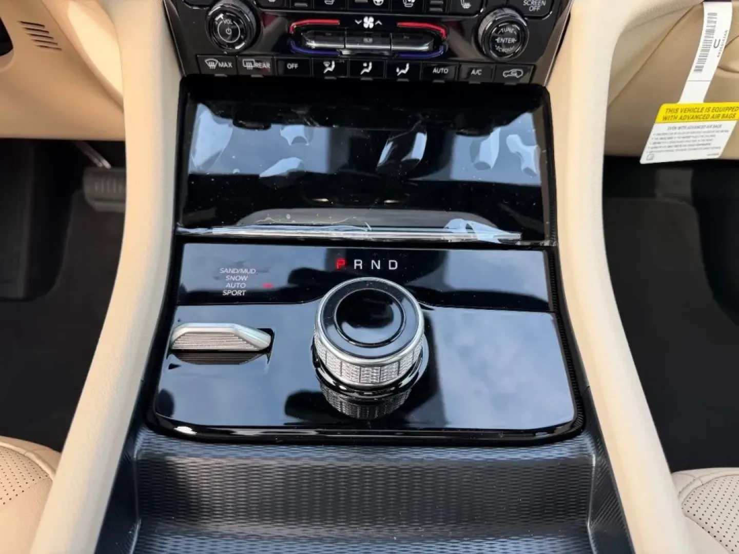 2025 /Wicker Beige/Black Leather Jeep Grand Cherokee Limited (1C4RJHBG4SC) with an 3.6L V6 24V VVT UPG I engine, located at 970 Woodlawn Dr., Farmington, MO, 63640, (573) 431-7800, 37.825642, -90.468674 - **Elevate Your Adventures with the 2025 Jeep Grand Cherokee Limited!** <br /> <br /> Are you ready to embark on your next adventure with family or friends? Whether you're tackling weekend getaways, navigating through city commutes, or exploring off-road trails, the 2025 Jeep Grand Cherokee Limited i - Photo#17