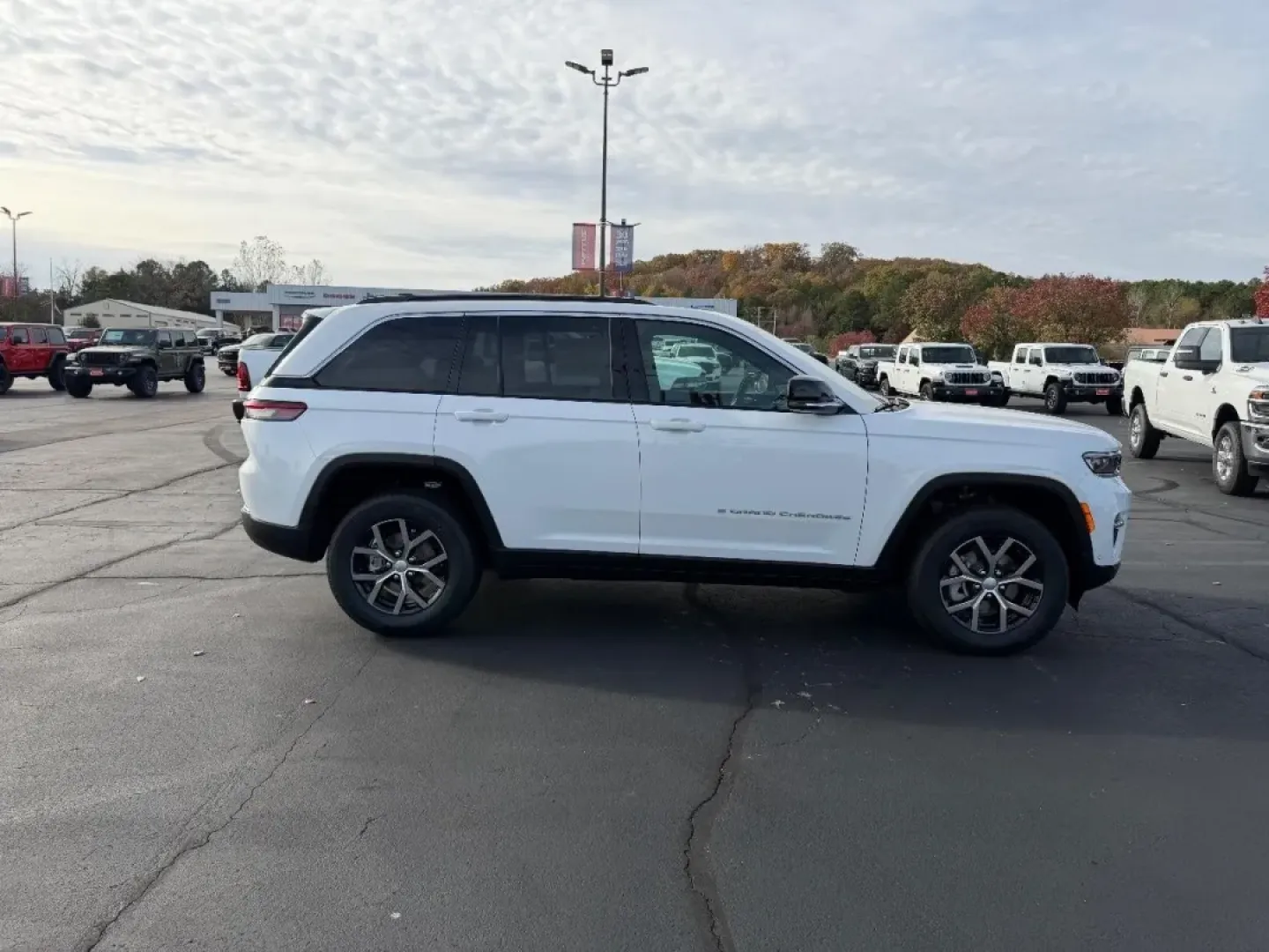 2025 /Wicker Beige/Black Leather Jeep Grand Cherokee Limited (1C4RJHBG4SC) with an 3.6L V6 24V VVT UPG I engine, located at 970 Woodlawn Dr., Farmington, MO, 63640, (573) 431-7800, 37.825642, -90.468674 - **Elevate Your Adventures with the 2025 Jeep Grand Cherokee Limited!** <br /> <br /> Are you ready to embark on your next adventure with family or friends? Whether you're tackling weekend getaways, navigating through city commutes, or exploring off-road trails, the 2025 Jeep Grand Cherokee Limited i - Photo#1