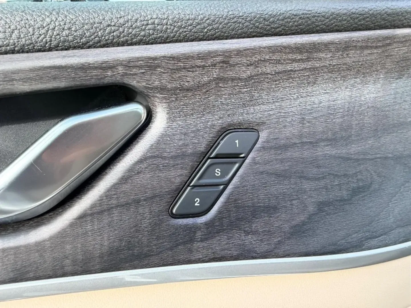 2025 /Wicker Beige/Black Leather Jeep Grand Cherokee Limited (1C4RJHBG4SC) with an 3.6L V6 24V VVT UPG I engine, located at 970 Woodlawn Dr., Farmington, MO, 63640, (573) 431-7800, 37.825642, -90.468674 - **Elevate Your Adventures with the 2025 Jeep Grand Cherokee Limited!** <br /> <br /> Are you ready to embark on your next adventure with family or friends? Whether you're tackling weekend getaways, navigating through city commutes, or exploring off-road trails, the 2025 Jeep Grand Cherokee Limited i - Photo#20