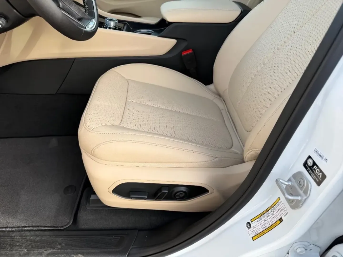 2025 /Wicker Beige/Black Leather Jeep Grand Cherokee Limited (1C4RJHBG4SC) with an 3.6L V6 24V VVT UPG I engine, located at 970 Woodlawn Dr., Farmington, MO, 63640, (573) 431-7800, 37.825642, -90.468674 - **Elevate Your Adventures with the 2025 Jeep Grand Cherokee Limited!** <br /> <br /> Are you ready to embark on your next adventure with family or friends? Whether you're tackling weekend getaways, navigating through city commutes, or exploring off-road trails, the 2025 Jeep Grand Cherokee Limited i - Photo#21