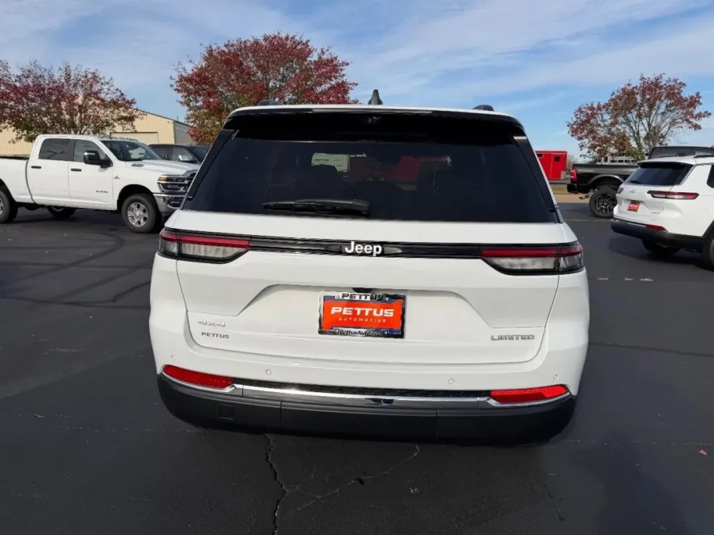 2025 /Wicker Beige/Black Leather Jeep Grand Cherokee Limited (1C4RJHBG4SC) with an 3.6L V6 24V VVT UPG I engine, located at 970 Woodlawn Dr., Farmington, MO, 63640, (573) 431-7800, 37.825642, -90.468674 - **Elevate Your Adventures with the 2025 Jeep Grand Cherokee Limited!** <br /> <br /> Are you ready to embark on your next adventure with family or friends? Whether you're tackling weekend getaways, navigating through city commutes, or exploring off-road trails, the 2025 Jeep Grand Cherokee Limited i - Photo#3