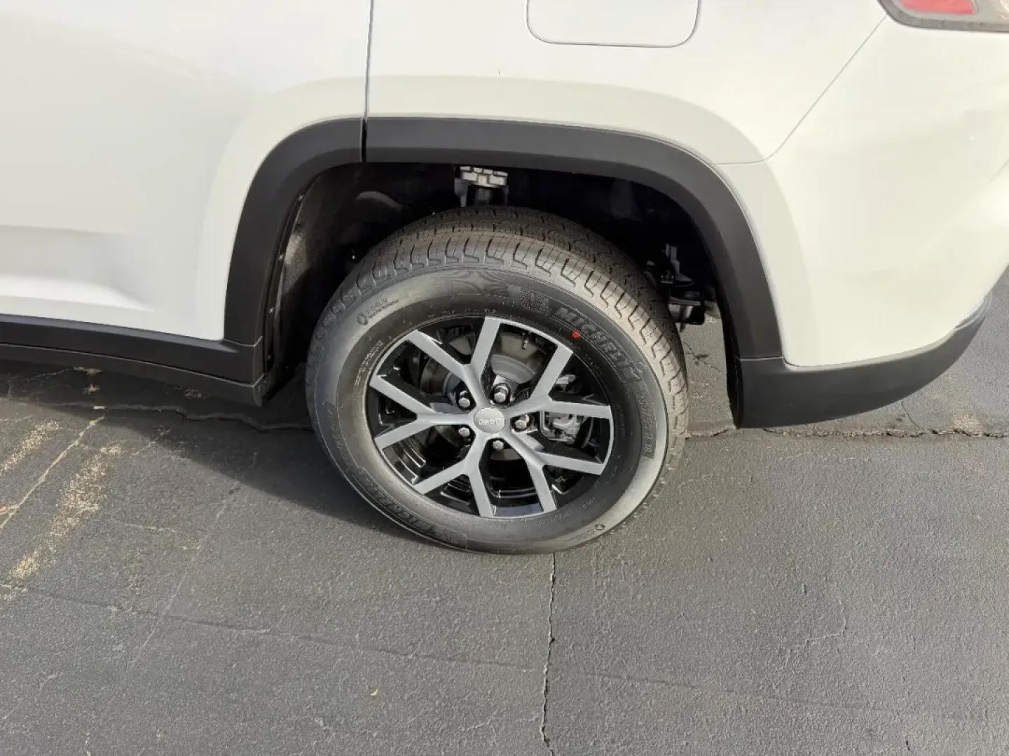 2025 /Wicker Beige/Black Leather Jeep Grand Cherokee Limited (1C4RJHBG4SC) with an 3.6L V6 24V VVT UPG I engine, located at 970 Woodlawn Dr., Farmington, MO, 63640, (573) 431-7800, 37.825642, -90.468674 - **Elevate Your Adventures with the 2025 Jeep Grand Cherokee Limited!** <br /> <br /> Are you ready to embark on your next adventure with family or friends? Whether you're tackling weekend getaways, navigating through city commutes, or exploring off-road trails, the 2025 Jeep Grand Cherokee Limited i - Photo#6