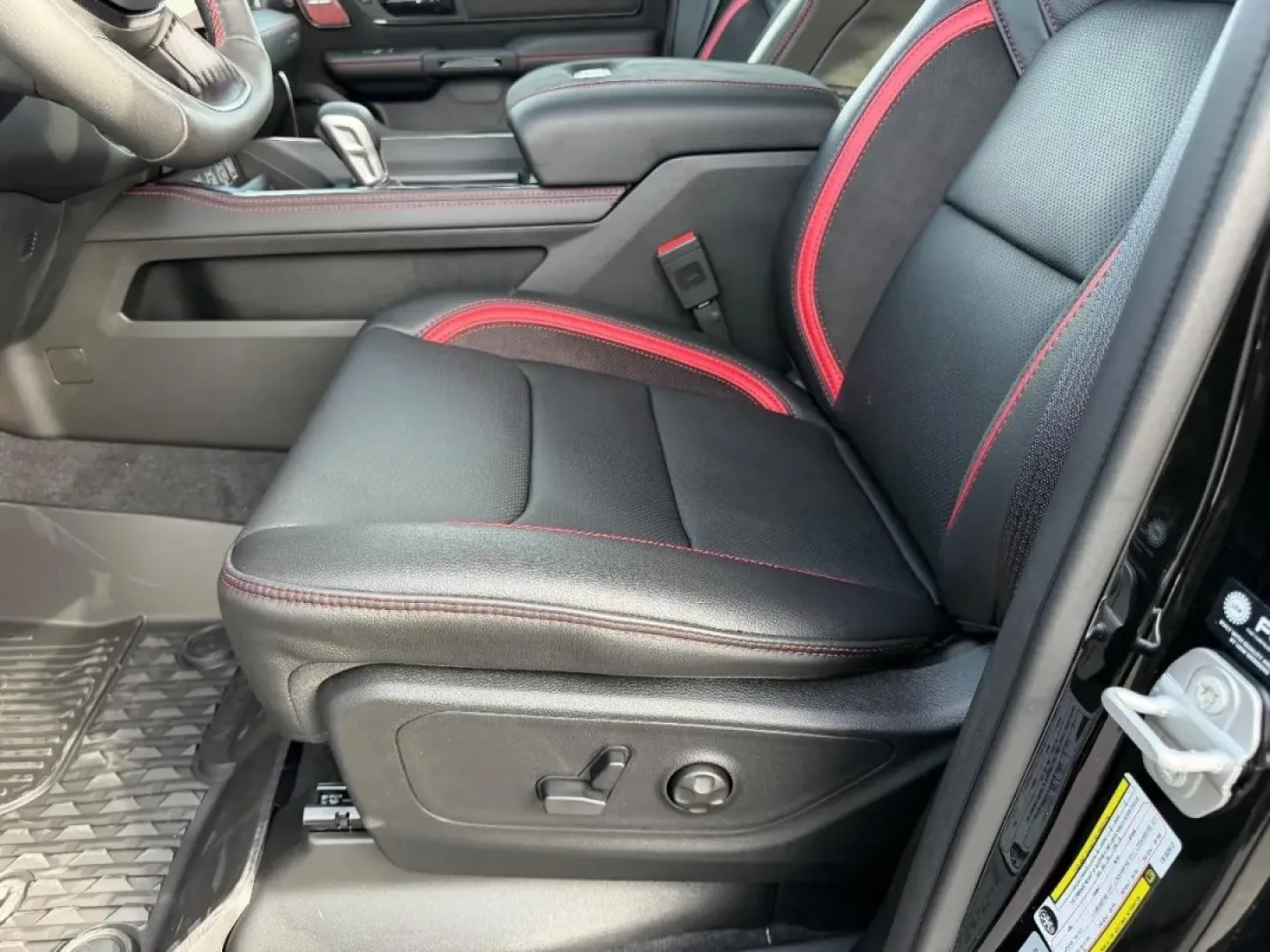 2026 /Black Leather Ram 1500 RHO (1C6SRFUP2TN) with an 3.0L I6 Hurricane HO Twin Turbo ESS engine, Automatic transmission, located at 970 Woodlawn Dr., Farmington, MO, 63640, (573) 431-7800, 37.825642, -90.468674 - **Conquer Every Adventure with the 2026 Ram 1500 RHO Your Perfect Partner for Work and Play!**<br /> <br /> Are you ready to elevate your lifestyle with a vehicle that can seamlessly transition from the worksite to weekend adventures? Look no further than this stunning 2026 Ram 1500 RHO, available - Photo#20