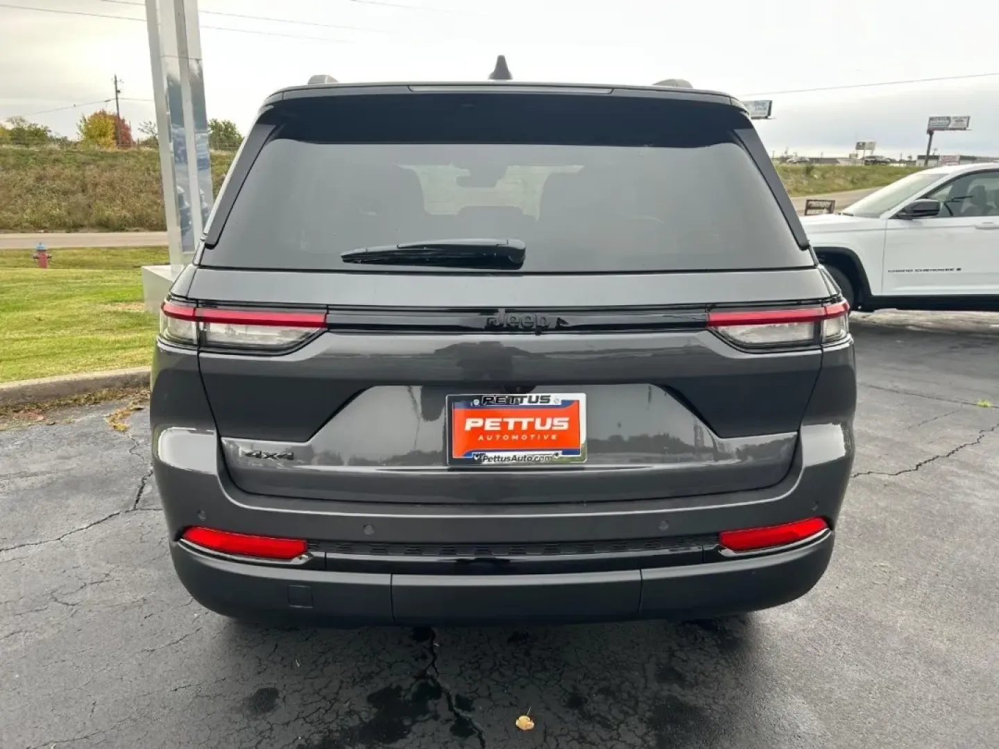 2025 Jeep Grand Cherokee (1C4RJHAG9S8) with an 3.6L V6 24V VVT UPG I engine, Automatic transmission, located at 970 Woodlawn Dr., Farmington, MO, 63640, (573) 431-7800, 37.825642, -90.468674 - **Adventure Awaits with the 2025 Jeep Grand Cherokee: Your Perfect Companion for Every Journey!**<br /> <br /> Are you ready to elevate your driving experience? Whether you're a busy professional navigating daily commutes or a weekend warrior seeking outdoor escapades, the 2025 Jeep Grand Cherokee i - Photo#4