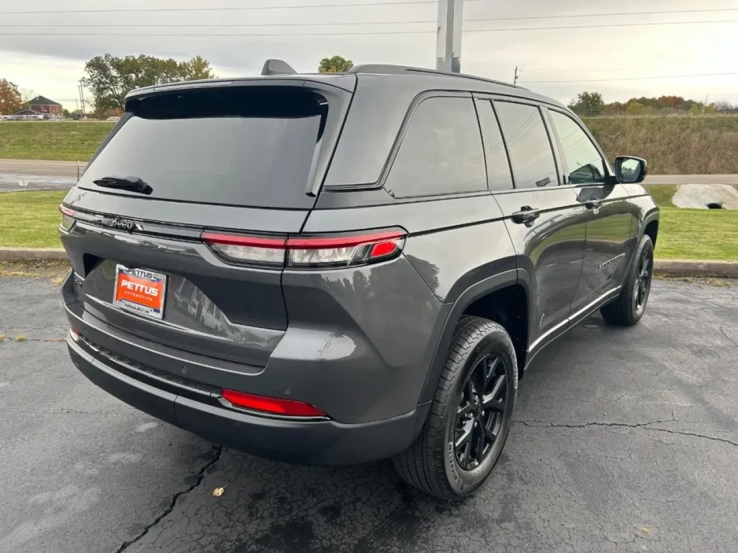 2025 Jeep Grand Cherokee (1C4RJHAG9S8) with an 3.6L V6 24V VVT UPG I engine, Automatic transmission, located at 970 Woodlawn Dr., Farmington, MO, 63640, (573) 431-7800, 37.825642, -90.468674 - **Adventure Awaits with the 2025 Jeep Grand Cherokee: Your Perfect Companion for Every Journey!**<br /> <br /> Are you ready to elevate your driving experience? Whether you're a busy professional navigating daily commutes or a weekend warrior seeking outdoor escapades, the 2025 Jeep Grand Cherokee i - Photo#5