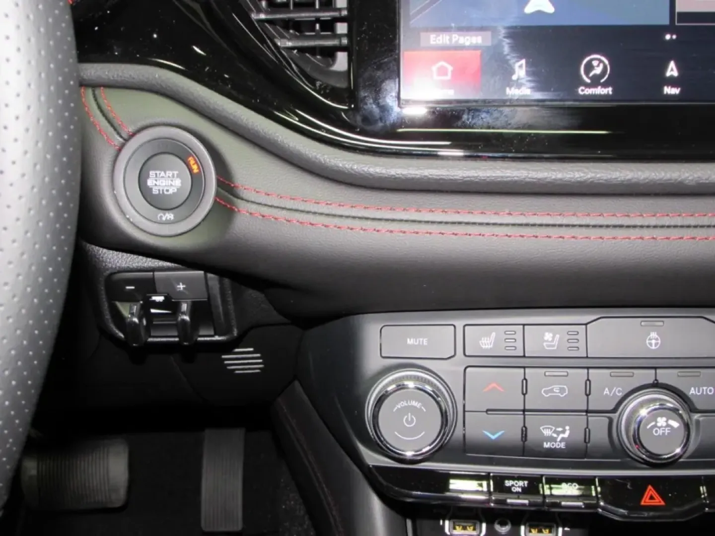 2026 /Black Dodge Durango GT Plus HEMI V8 (1C4SDJCT4TC) with an Other engine, Automatic transmission, located at 12830 Highway 21, De Soto, MO, 63020, (636) 337-7777, 38.153099, -90.573624 - Looking for the perfect vehicle to accommodate your adventurous lifestyle? Whether you're planning weekend getaways with the family, daily commutes, or simply need a reliable ride for your busy life, the 2026 Dodge Durango is the ideal choice for you. This robust SUV not only offers ample space and - Photo#18