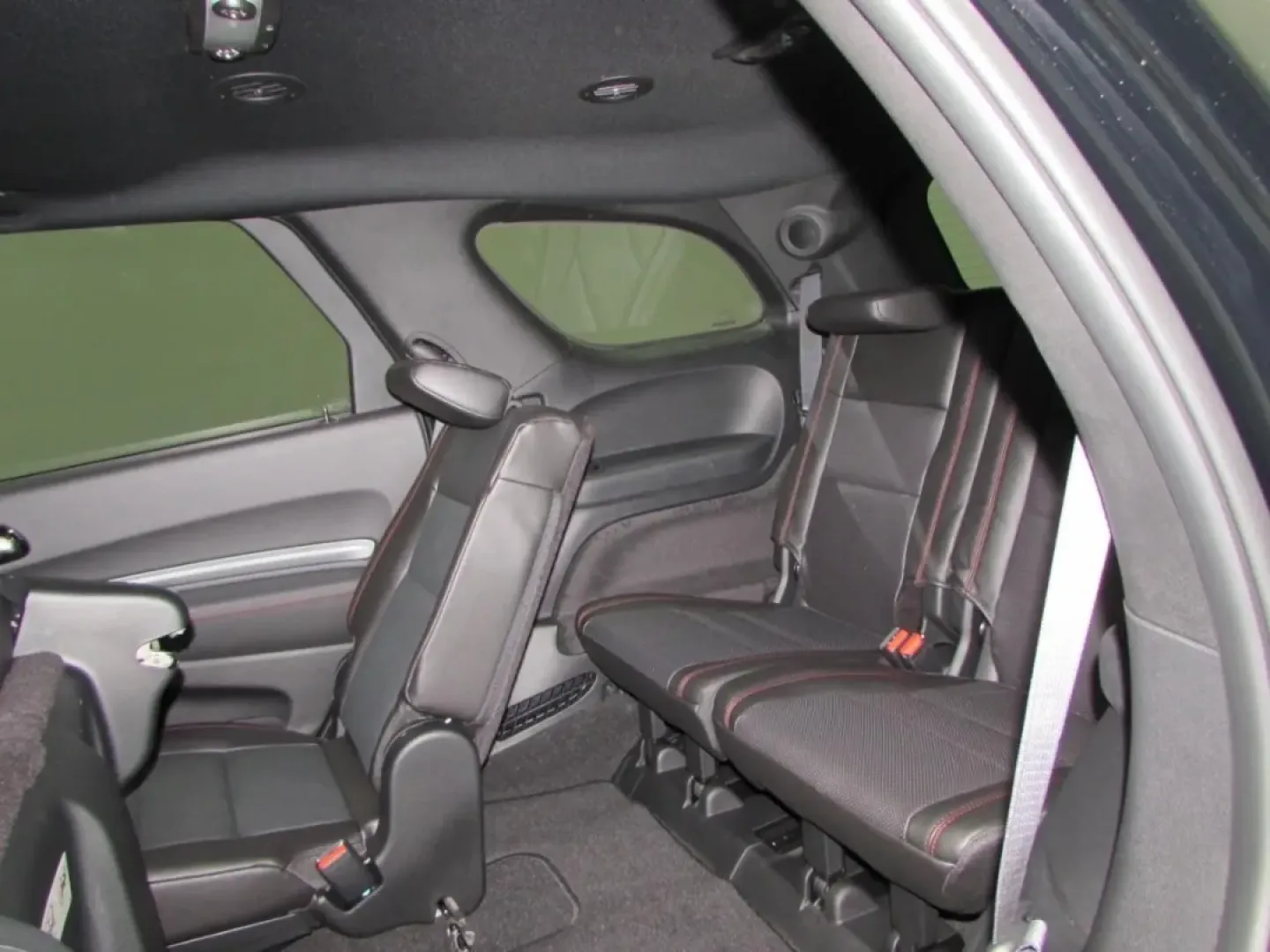 2026 /Black Dodge Durango GT Plus HEMI V8 (1C4SDJCT4TC) with an Other engine, Automatic transmission, located at 12830 Highway 21, De Soto, MO, 63020, (636) 337-7777, 38.153099, -90.573624 - Looking for the perfect vehicle to accommodate your adventurous lifestyle? Whether you're planning weekend getaways with the family, daily commutes, or simply need a reliable ride for your busy life, the 2026 Dodge Durango is the ideal choice for you. This robust SUV not only offers ample space and - Photo#26