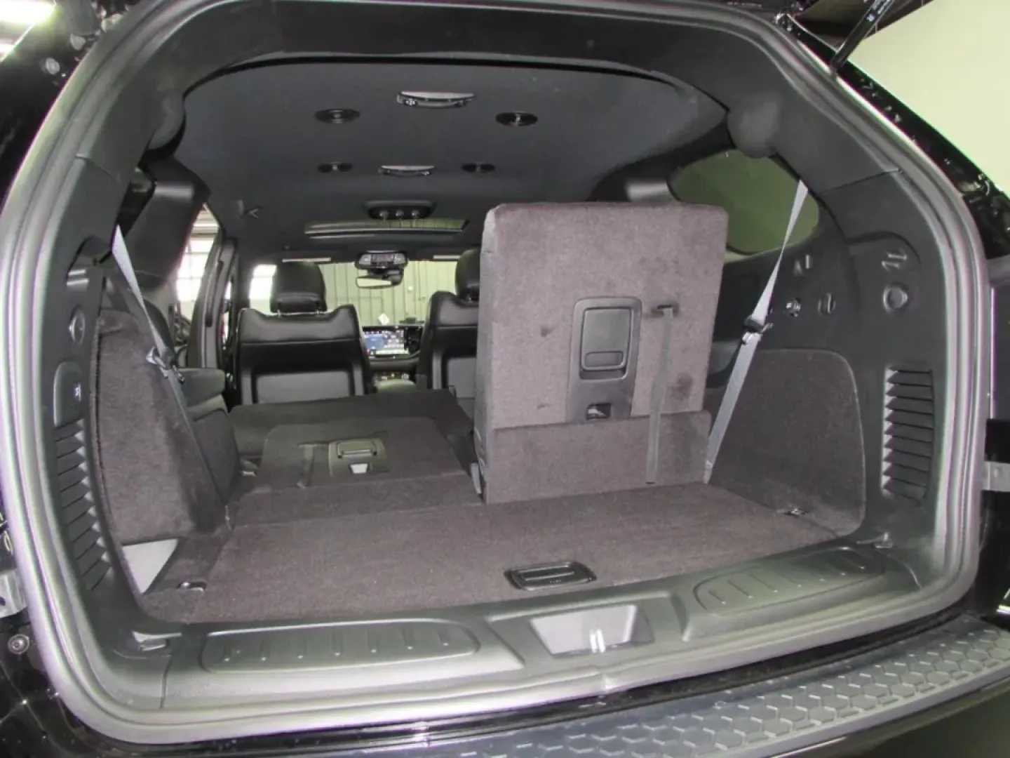 2026 /Black Dodge Durango GT Plus HEMI V8 (1C4SDJCT4TC) with an Other engine, Automatic transmission, located at 12830 Highway 21, De Soto, MO, 63020, (636) 337-7777, 38.153099, -90.573624 - Looking for the perfect vehicle to accommodate your adventurous lifestyle? Whether you're planning weekend getaways with the family, daily commutes, or simply need a reliable ride for your busy life, the 2026 Dodge Durango is the ideal choice for you. This robust SUV not only offers ample space and - Photo#30