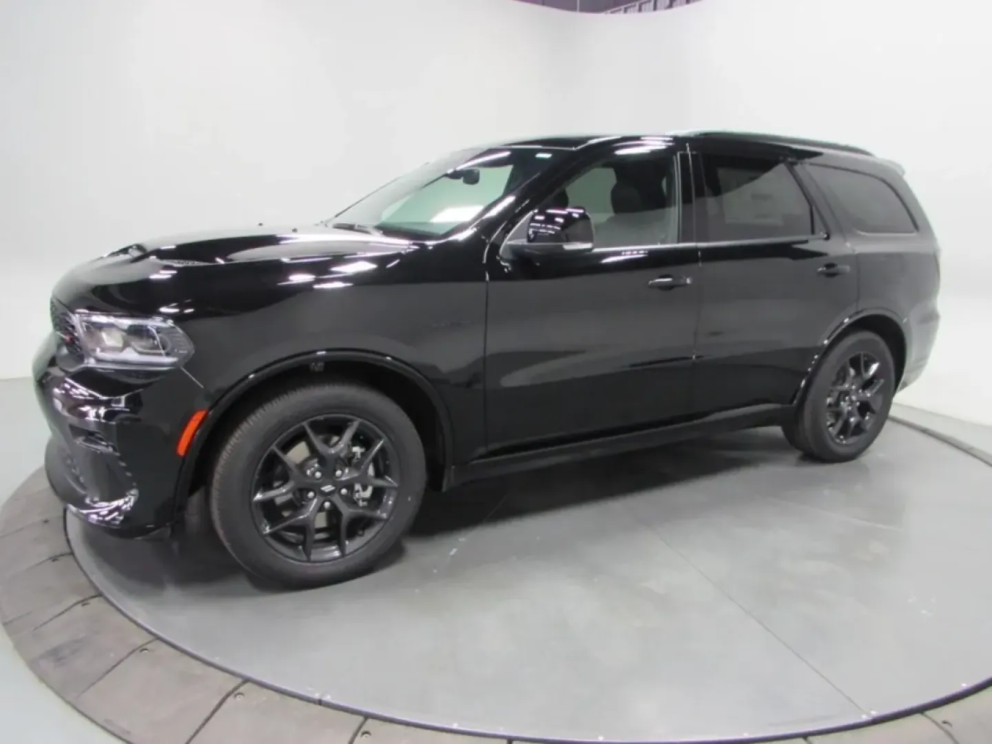 2026 /Black Dodge Durango GT Plus HEMI V8 (1C4SDJCT4TC) with an Other engine, Automatic transmission, located at 12830 Highway 21, De Soto, MO, 63020, (636) 337-7777, 38.153099, -90.573624 - Looking for the perfect vehicle to accommodate your adventurous lifestyle? Whether you're planning weekend getaways with the family, daily commutes, or simply need a reliable ride for your busy life, the 2026 Dodge Durango is the ideal choice for you. This robust SUV not only offers ample space and - Photo#3